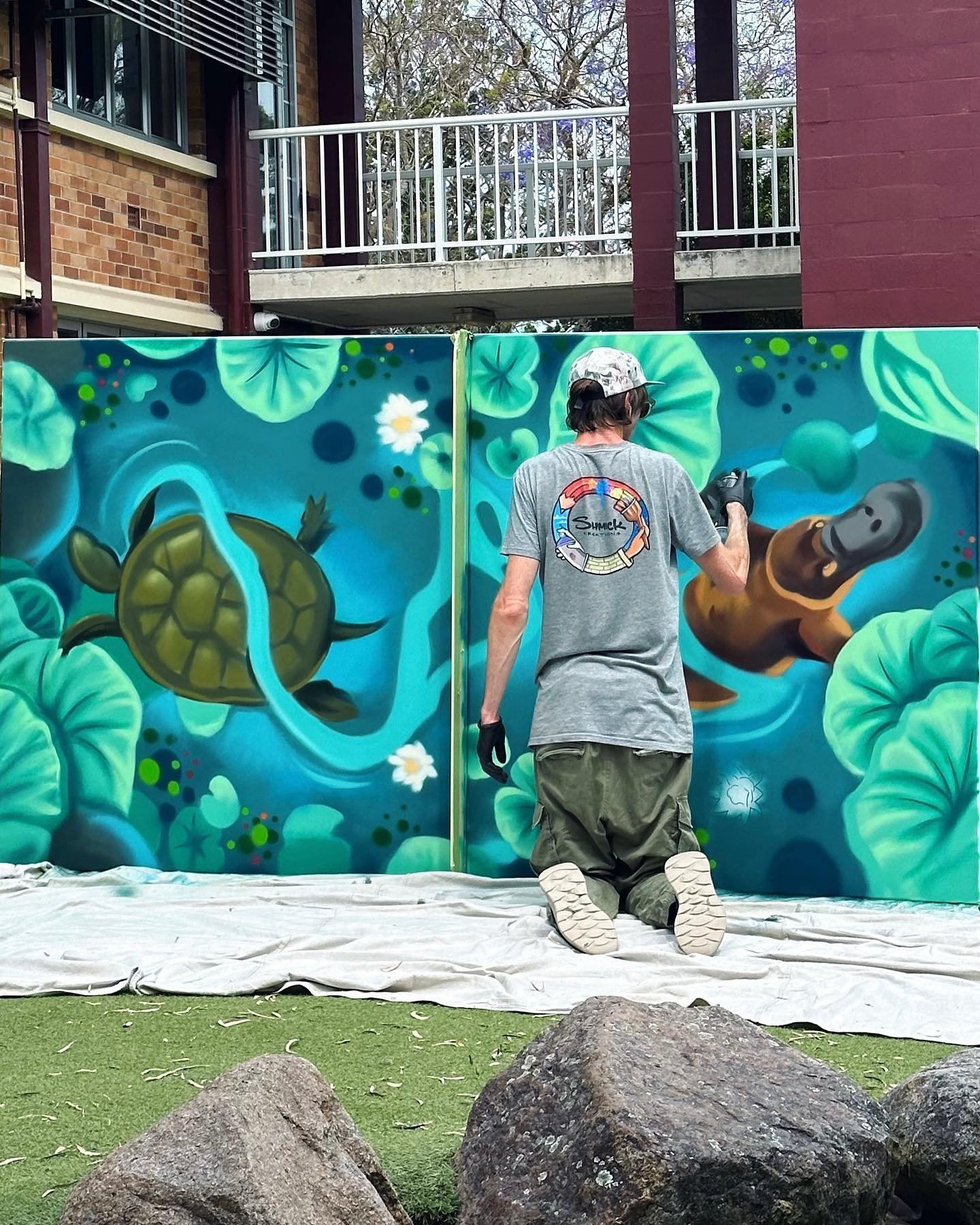 I&rsquo;ve been working on a cool project this past week with @pongo_world , painting a ping pong table for Kelvin Grove State College. 🎨

The animals we chose are a platypus and a turtle. It&rsquo;s been an interesting surface to design on, but I&r