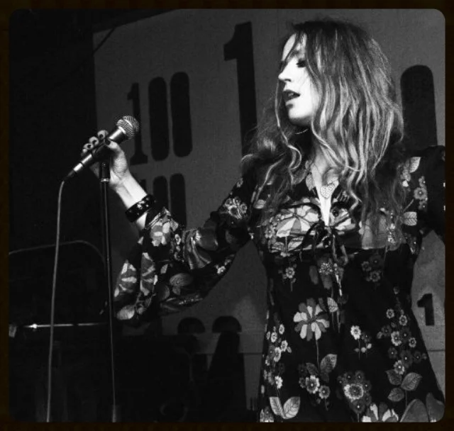 lynne at 100 club.jpg