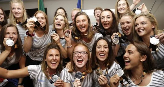 New dawn: The women's hockey team show their silver medals at Dublin Airport. Photo: Damien Eager