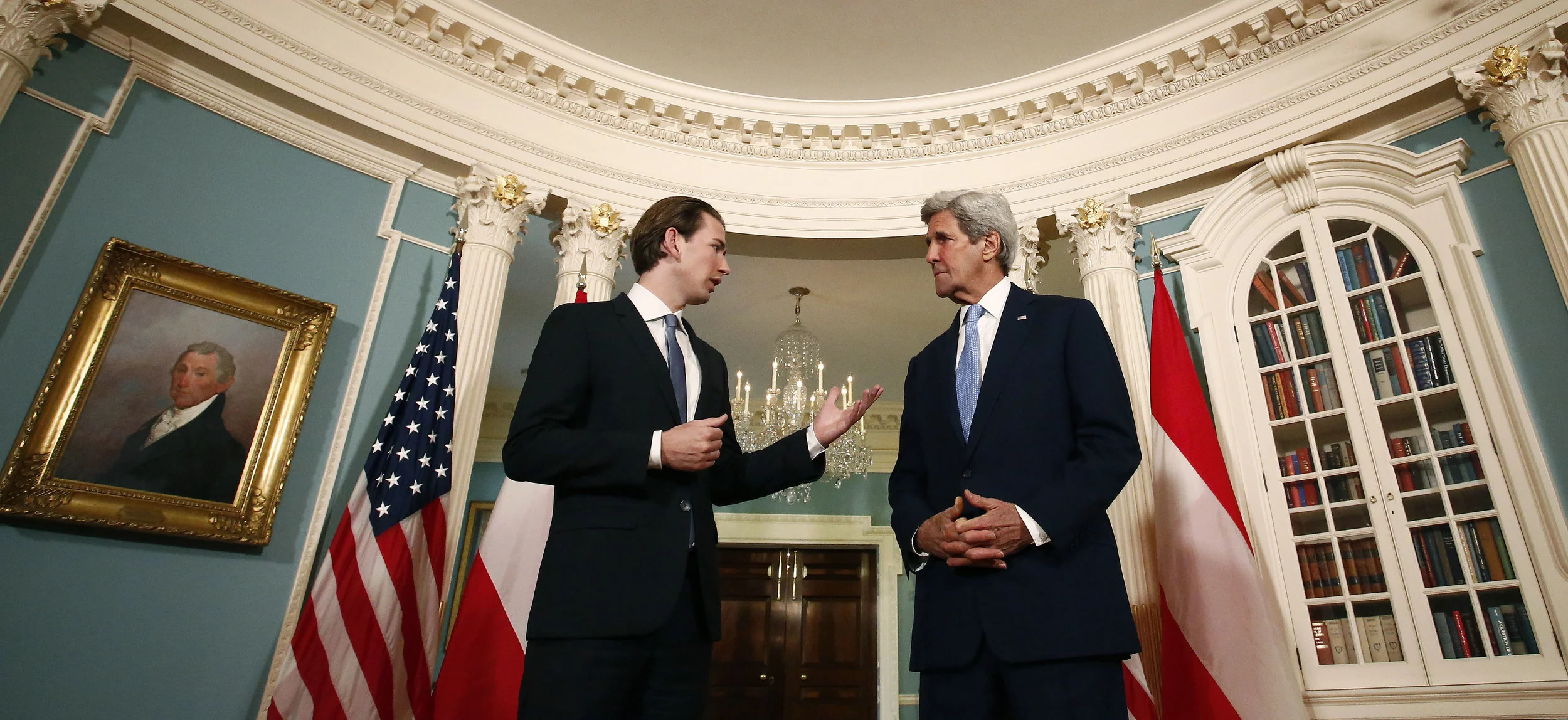 FM Kurz and Secretary Kerry before their meeting. Photo: Dragan Tatic
