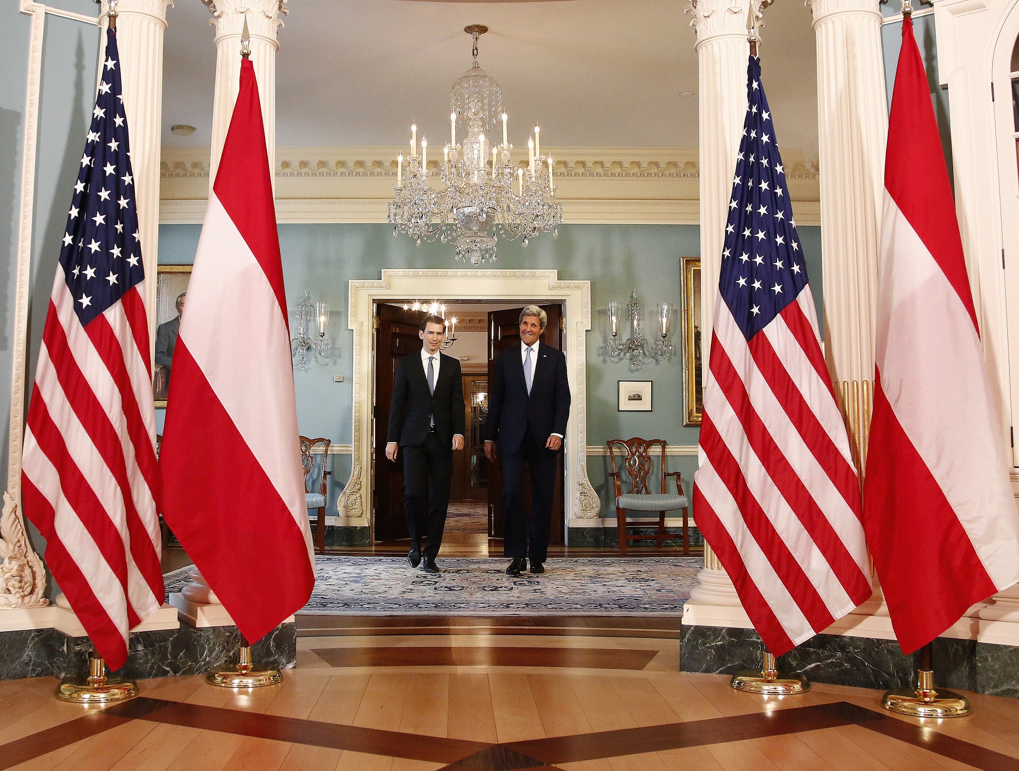 FM Kurz & Secretary Kerry. Photo: Dragan Tatic
