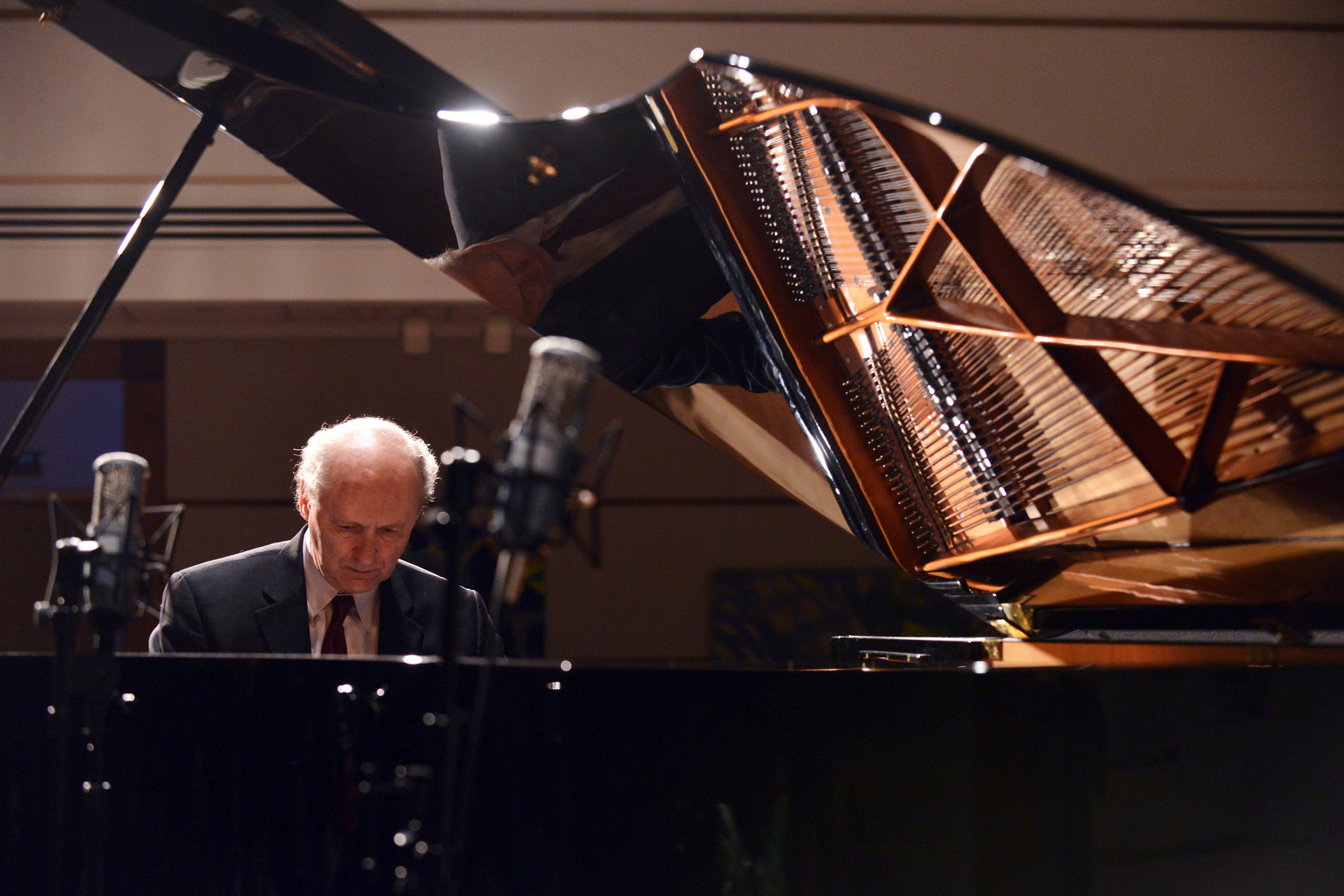Burnett Thompson on the piano. Photo: Peter Cutts