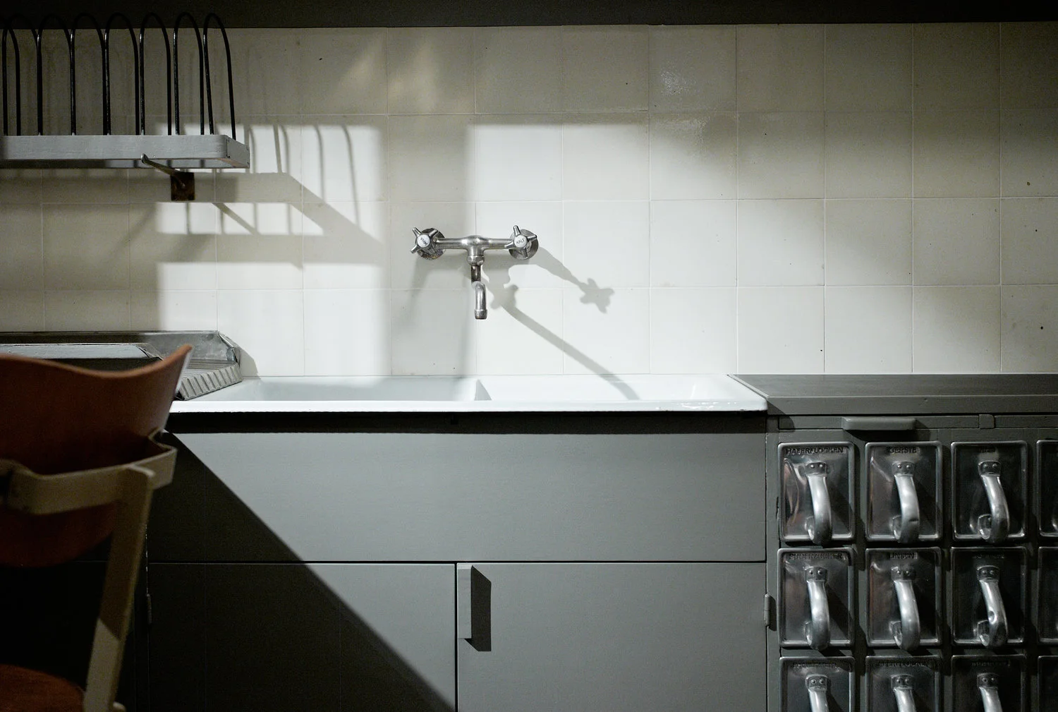 The Frankfurt Kitchen. Wikimedia/ Jonathan Savoie CC-BY-SA-3.0