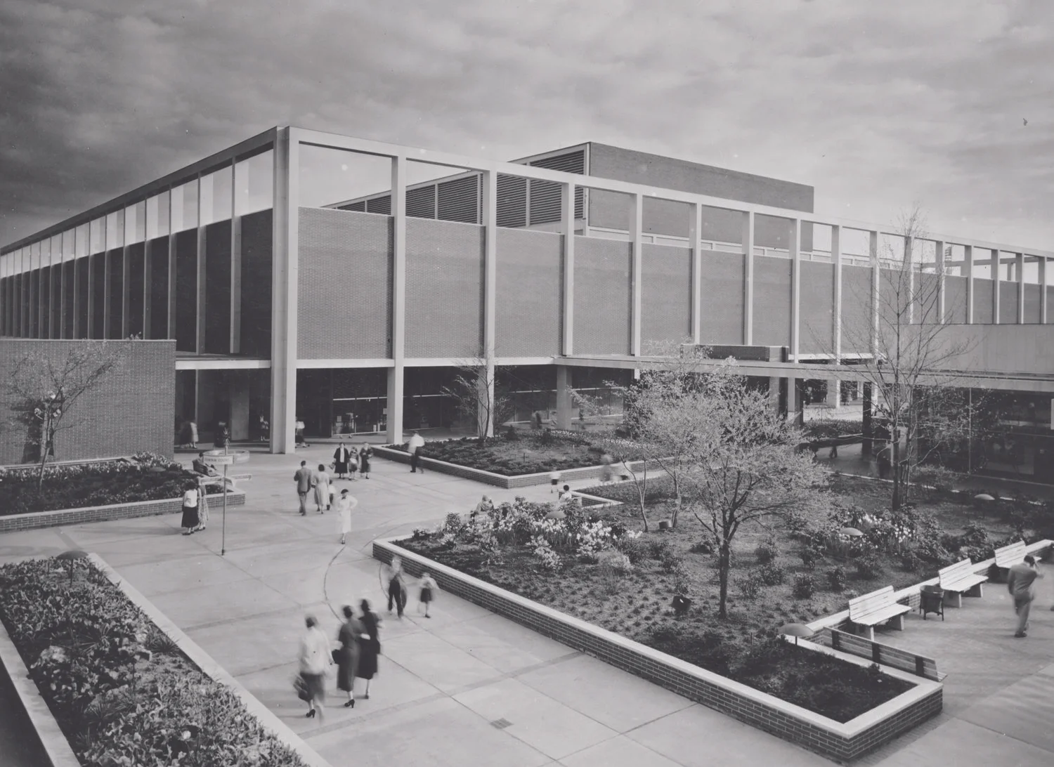 Victor Gruen. Northland Shopping Center, Outside Detroit, Michigan. Victor Gruen Collection, American Heritage Center, University of Wyoming.