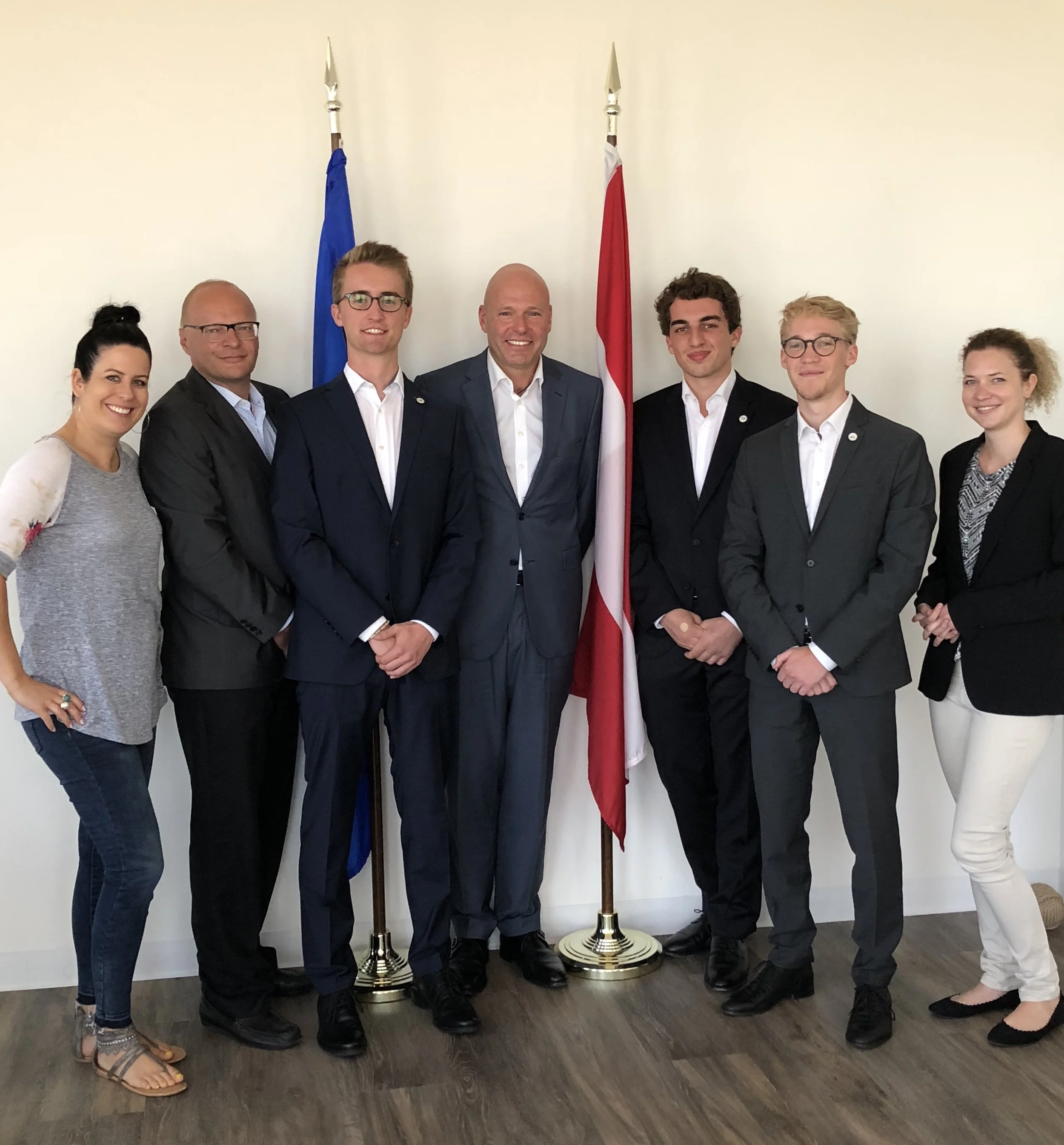 From left: Simone Bliss, Consul Josef Schwob, Fabian Lahninger, Consul General Andreas Launer, Matteo Kramer, Paul Niemand, Sonja Schneider