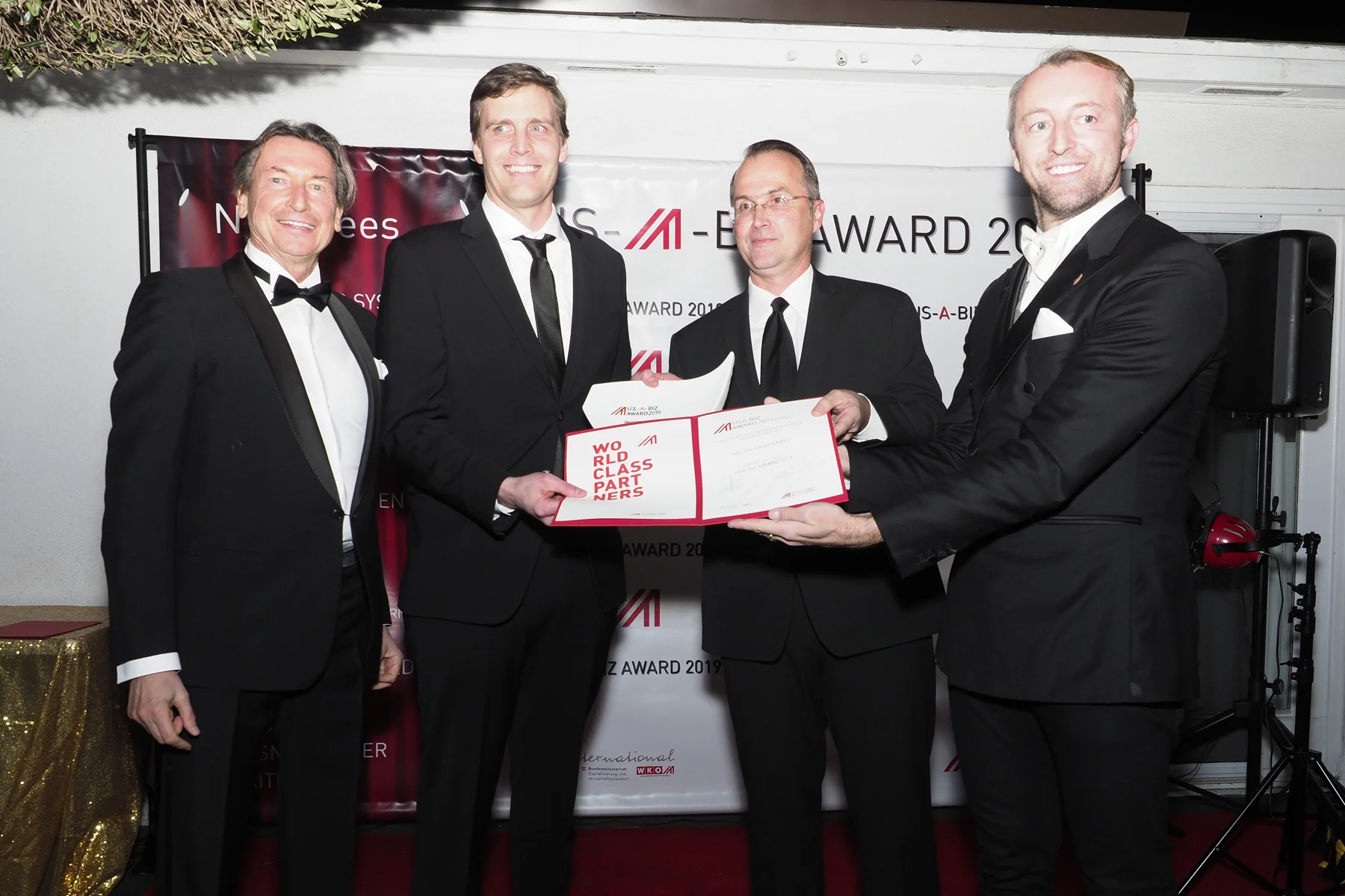 From left: Walter Koren (Austrian Trade Commissioner in Los Angeles), Thomas Carson (Anton Paar USA, Vice President Western Region), Gerhard Apfelthaler (Dean of the School of Management at California Lutheran University in Thousand Oaks), and Prince Mario-Max Schaumburg-Lippe