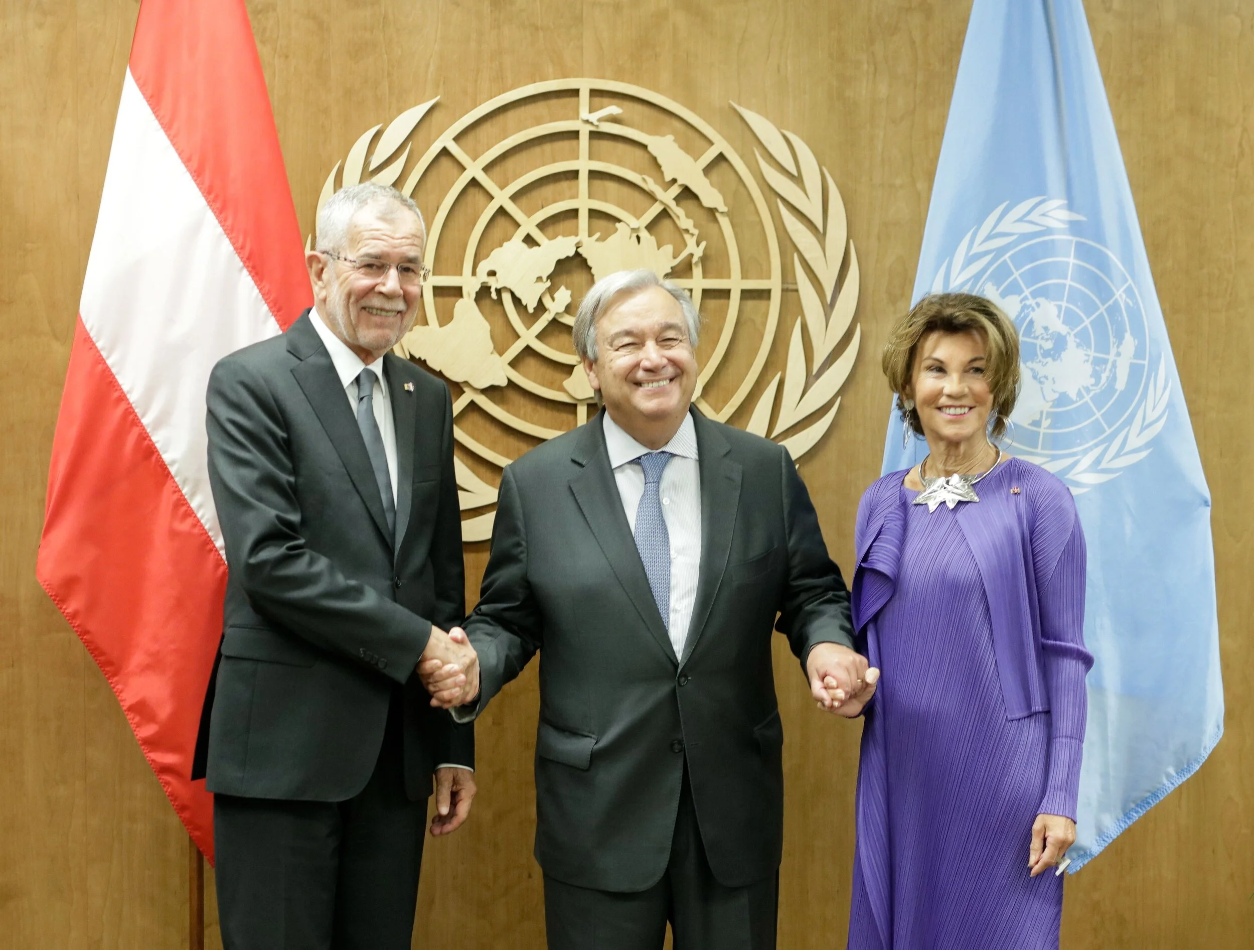 On September 22, 2019, Federal President Alexander Van der Bellen (left) and Federal Chancellor Brigitte Bierlein (right) meet with UN Secretary General António Guterres (center) in New York City on the occasion of the 74th UN General Assembly. Photo: Austrian Federal Chancellery/ Andy Wenzel
