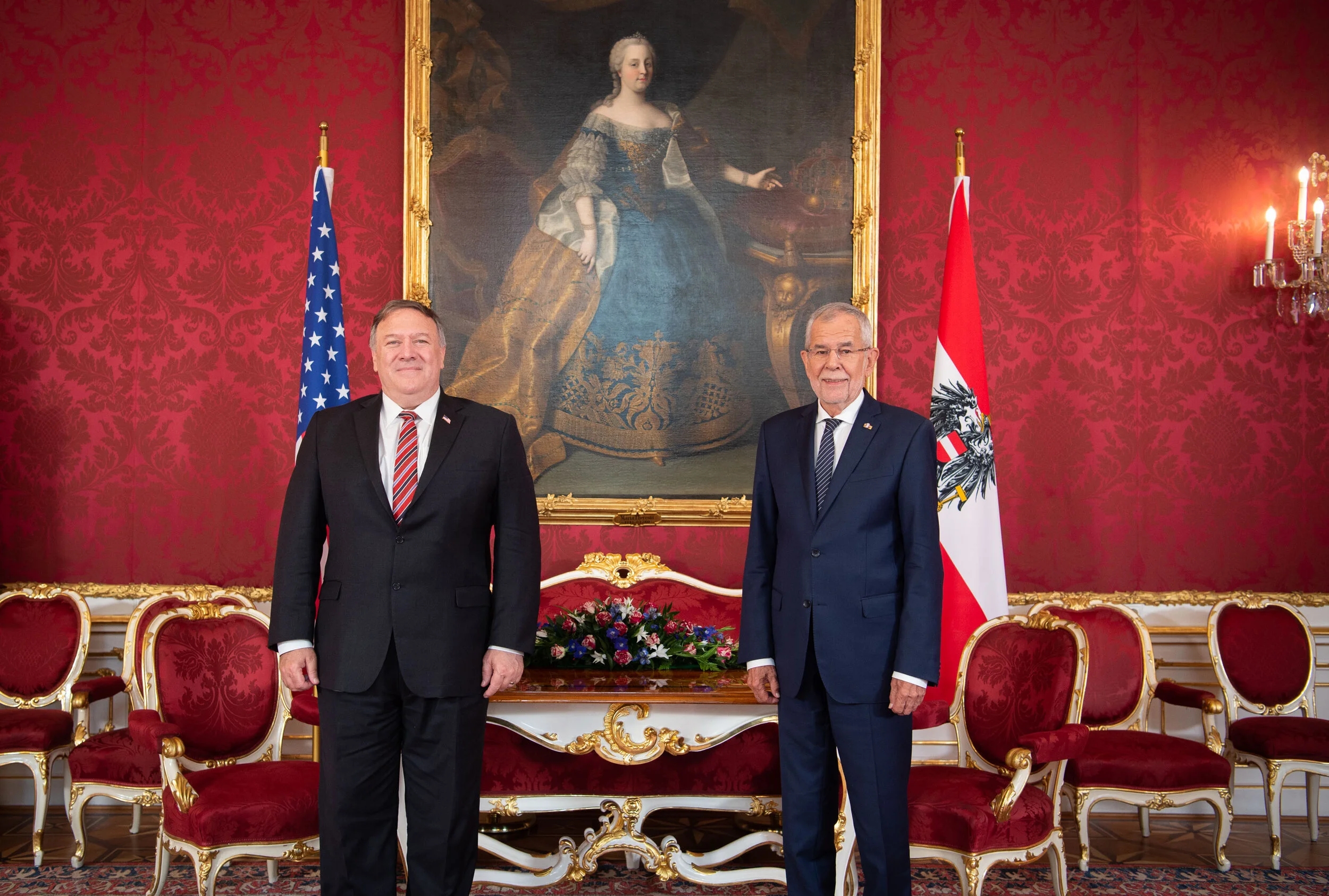  Austrian Federal President Alexander Van der Bellen receives U.S. Secretary of State Mike Pompeo at Vienna’s  Hofburg  on August 14, 2020.  [Photo: Carina Karlovits und Daniel Trippolt/HBF] 