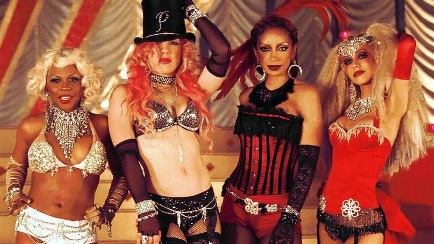 Everything Wrong With Christina Aguilera, Lil' Kim, Mya, Pink - "Lady Marmalade"