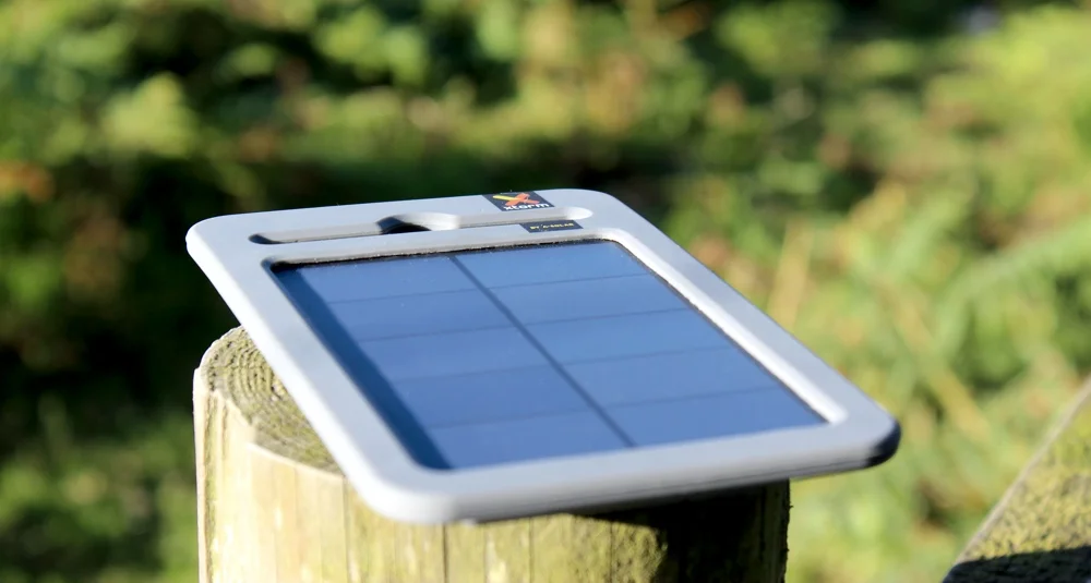 A-Solar Xtorm Yu Charger AM115 Front View.jpg