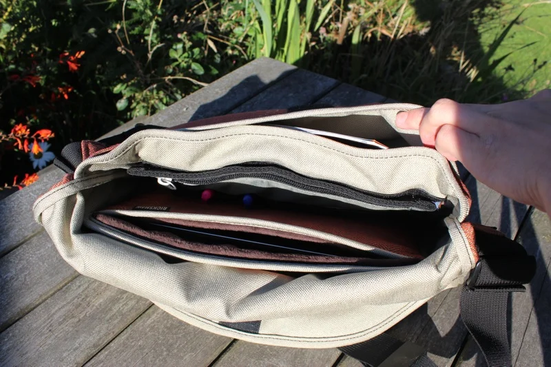 Rickshaw iPad Messenger Bag Interior.jpg