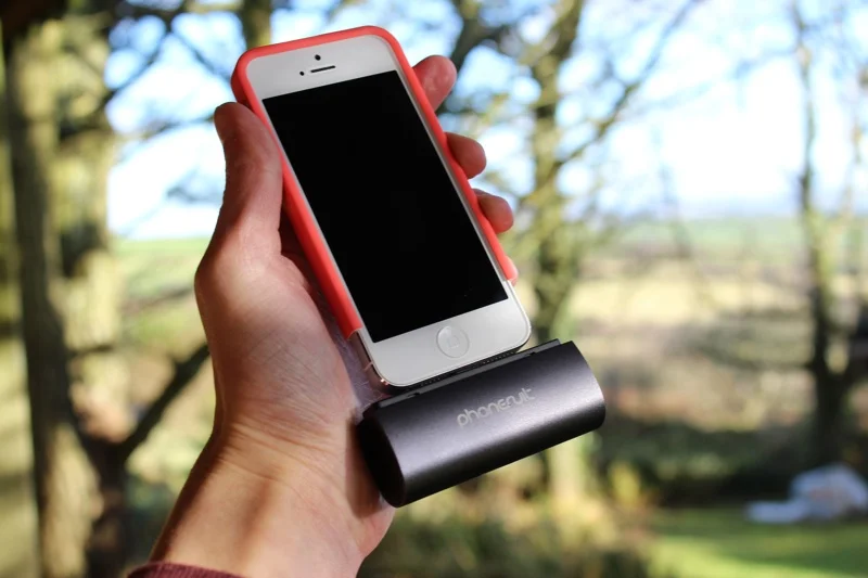 PhoneSuit Flex iPhone 5:5s Charging.jpg