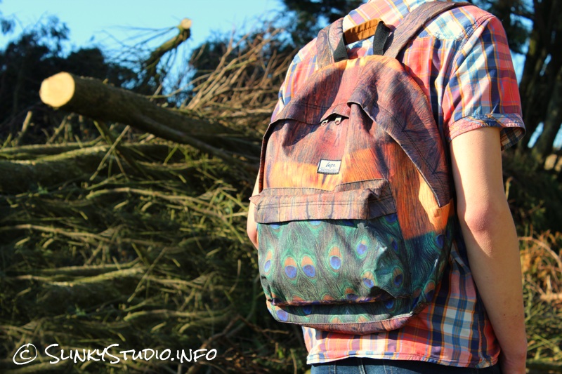Hype Classic Backpack - Dark Floral – thebackpacker
