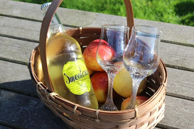 St. Ives Cider - Smeatons Sparkling Cider Basket.jpg