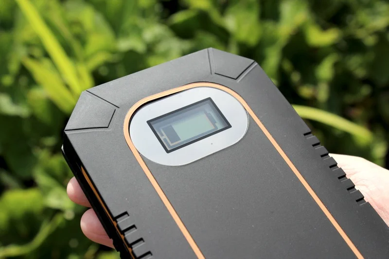 A-Solar Xtorm Lava Charger AM114 LED Display.jpg