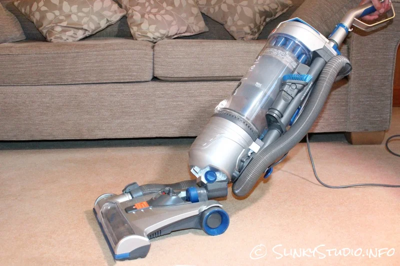 Vax Air3 Complete Vacuum Cleaner Manoeuvrability on Carpet.jpg
