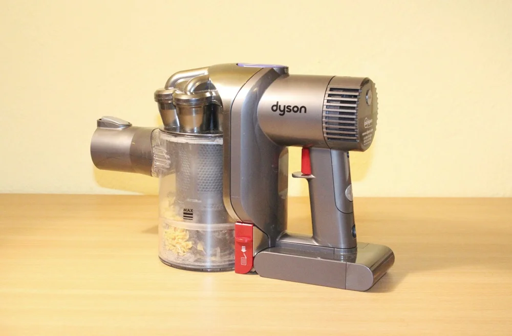 Dyson DC44 Animal Review - Slinky Studio