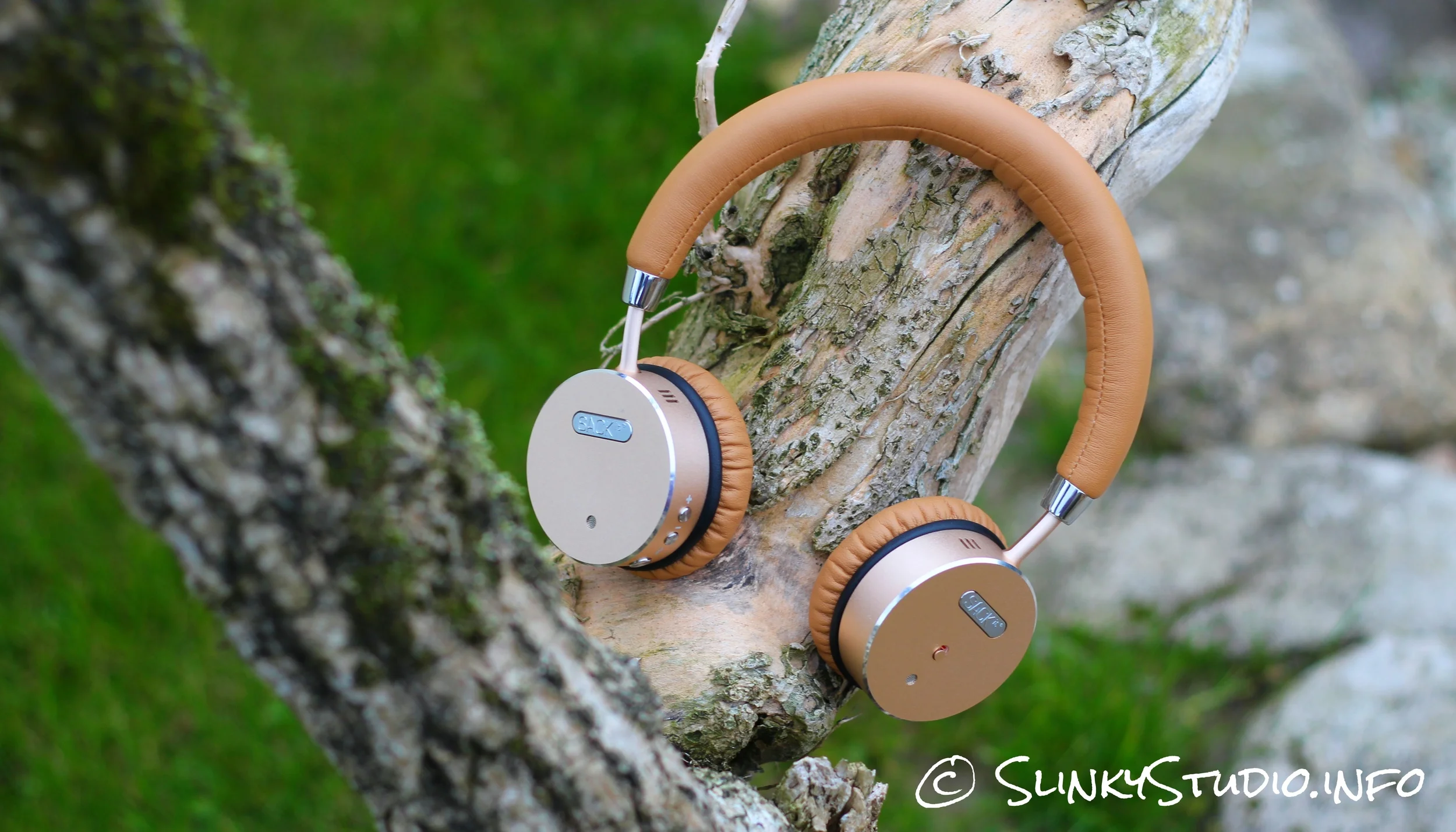 SACKit WOOFit Bluetooth Headphones Review
