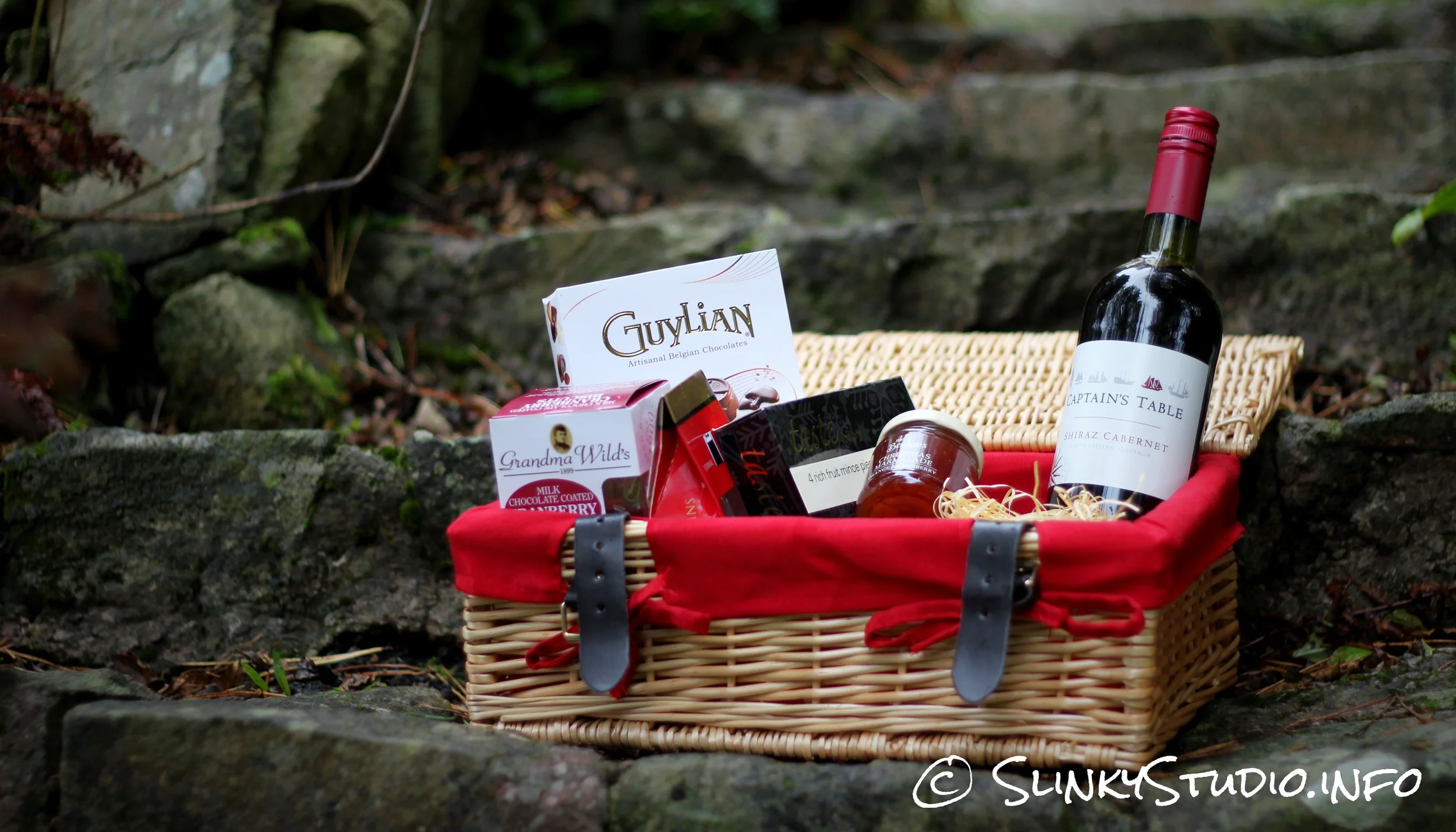 Spicers of Hythe Winter Wonders Gift Basket Review