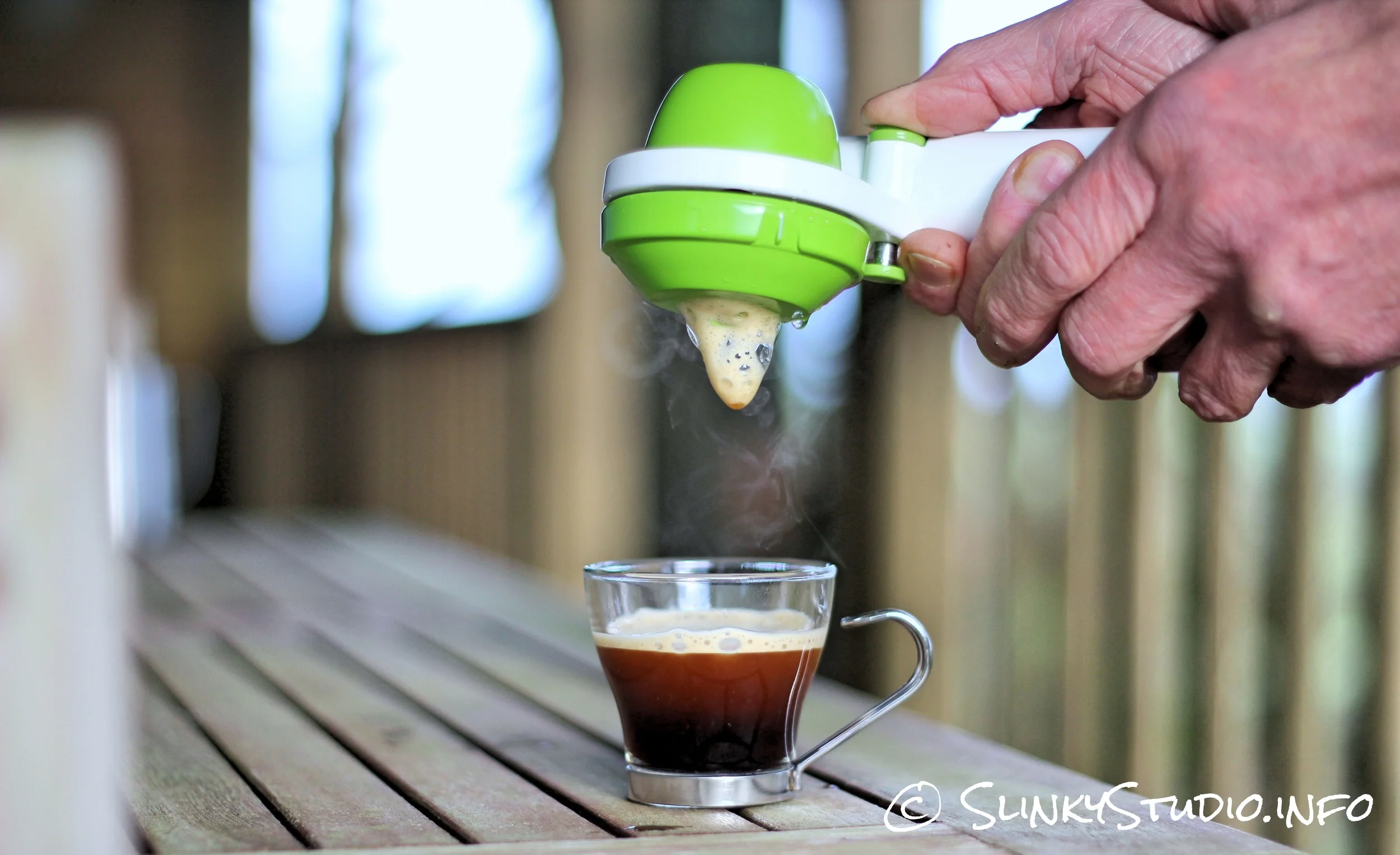 Handpresso Pump Pop E.S.E. Espresso Crema.jpg