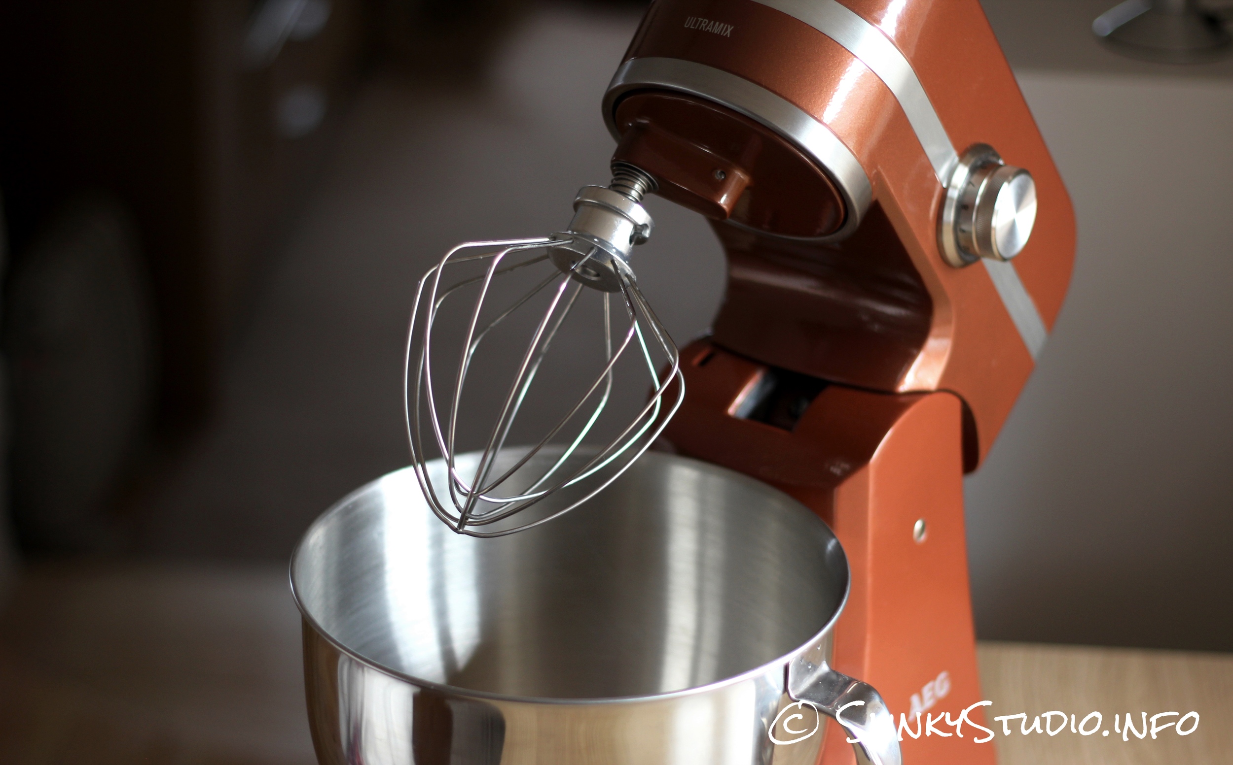 AEG UltraMix Stand Mixer Head Lifted.jpg