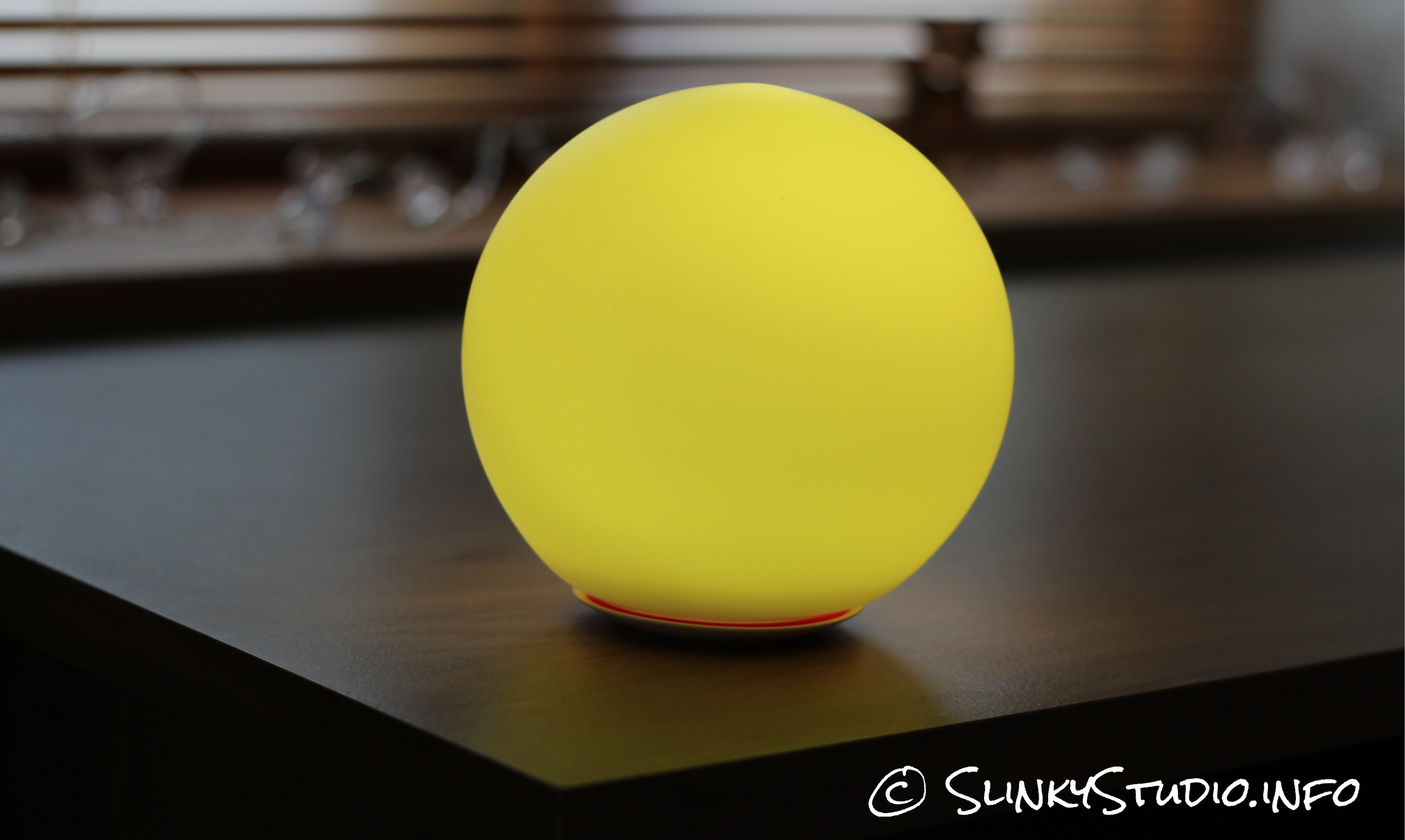 MiPow Playbulb Sphere Light Yellow.jpg