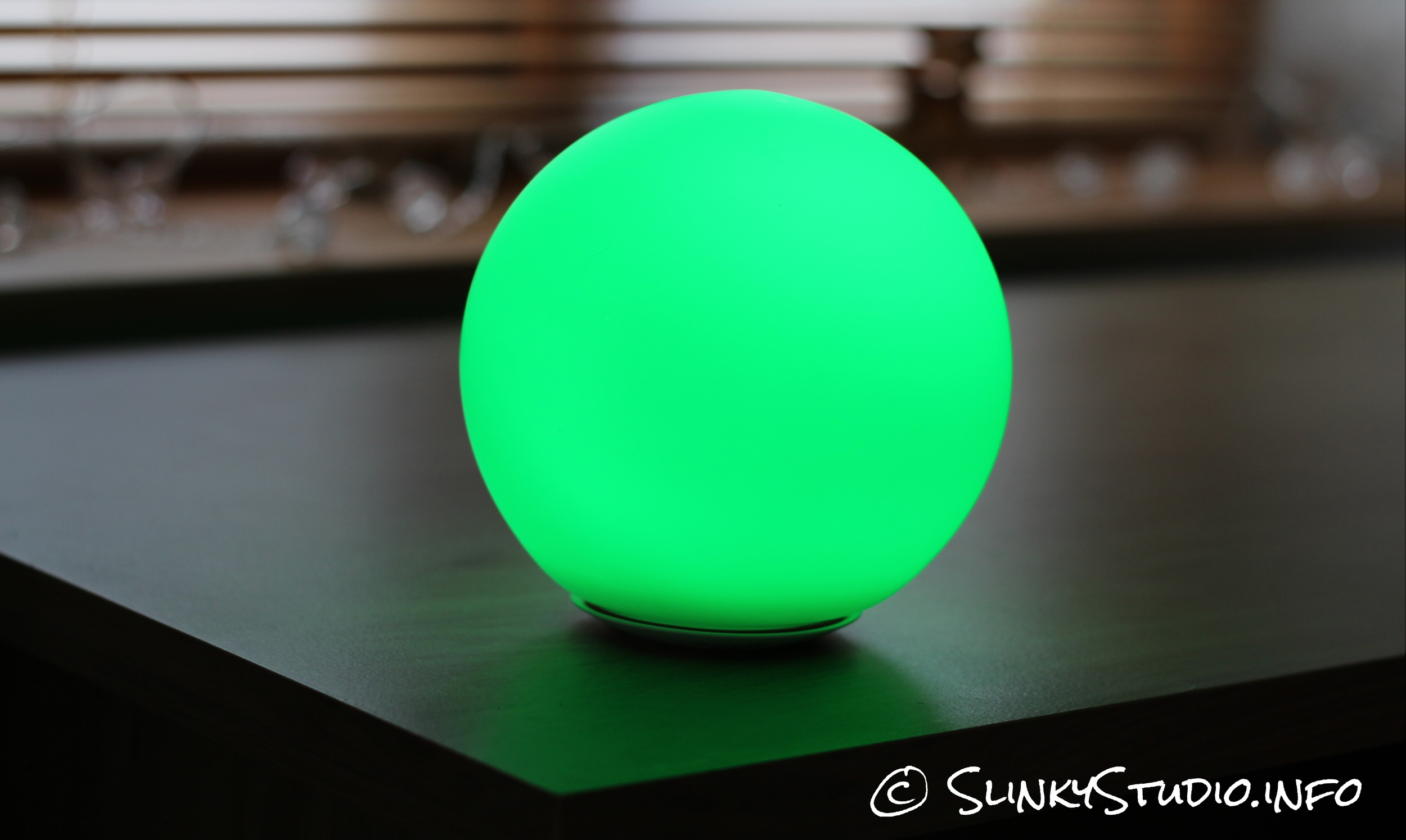 MiPow Playbulb Sphere Light Green.jpg