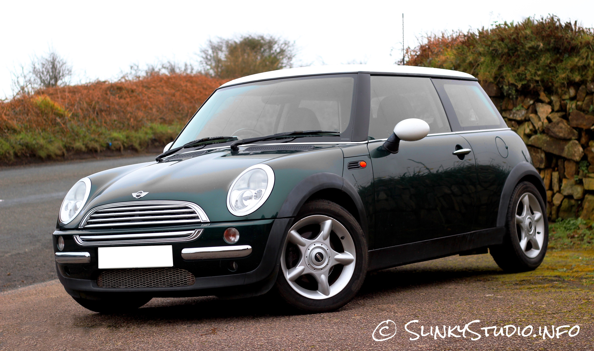 British Racing Green MINI Cooper White Roof.jpg