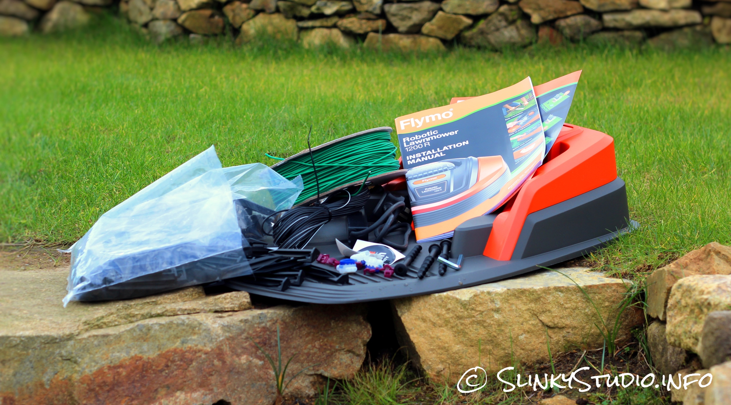 Flymo Robotic 1200R Lawnmower What's in the Box.jpg