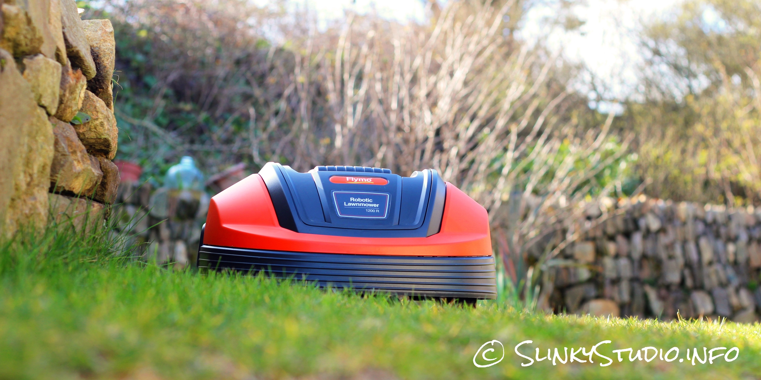 Flymo Robotic 1200R Lawnmower Ground View.jpg