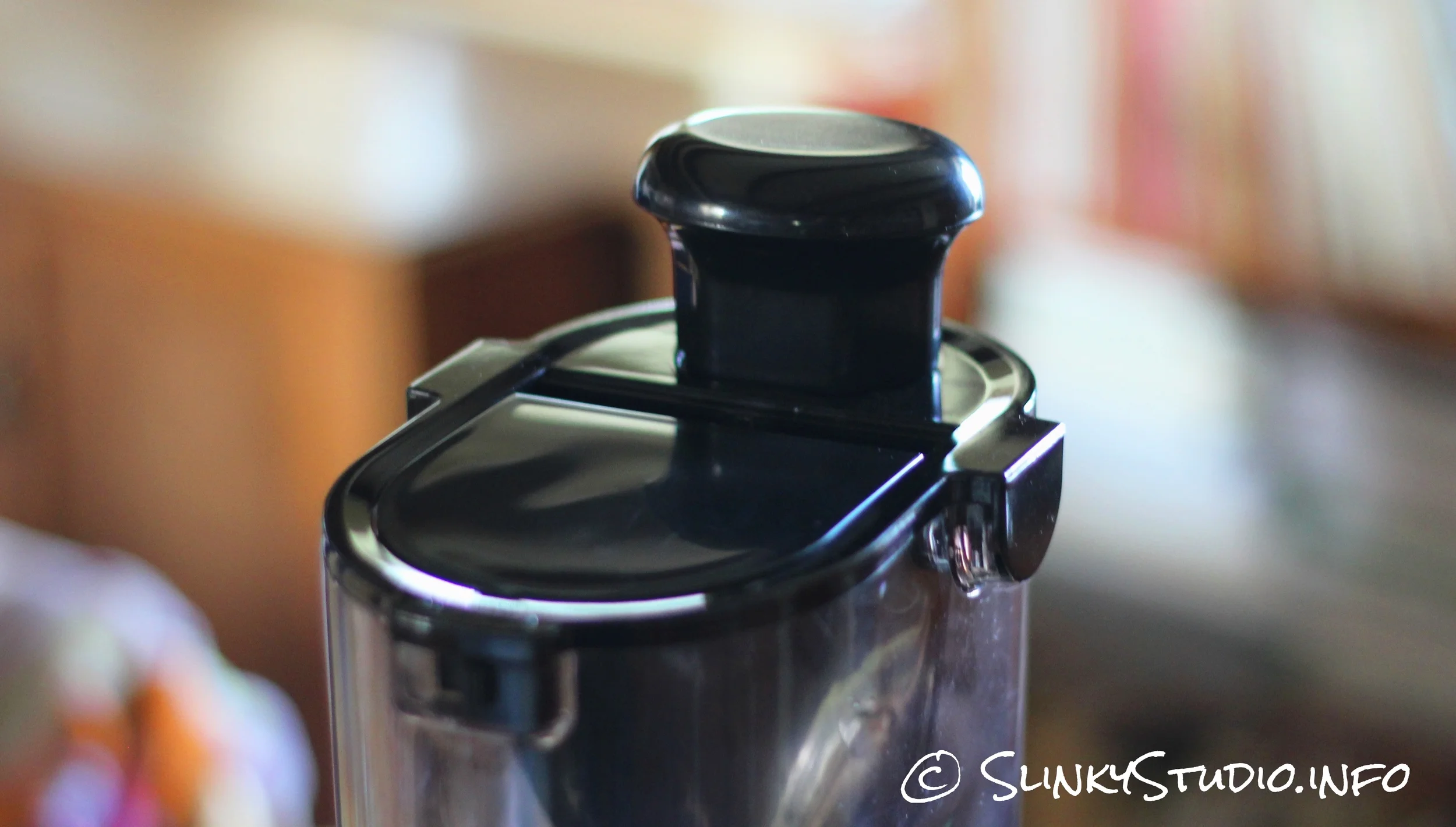Optimum 700 Advanced Juicer Chutes & Tamper.jpg