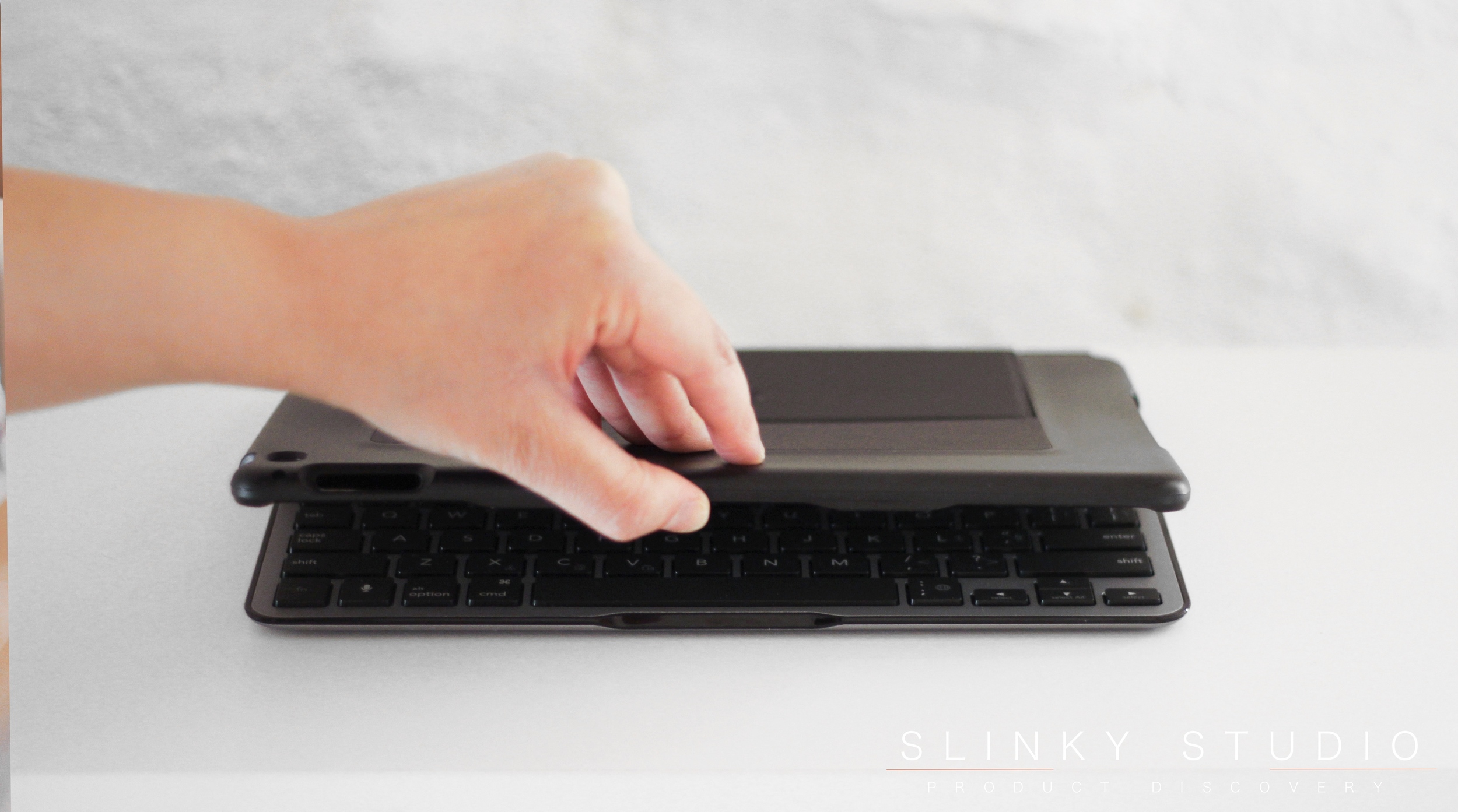Belkin QODE Ultimate Keyboard Case for iPad Air 2 Opening.jpg