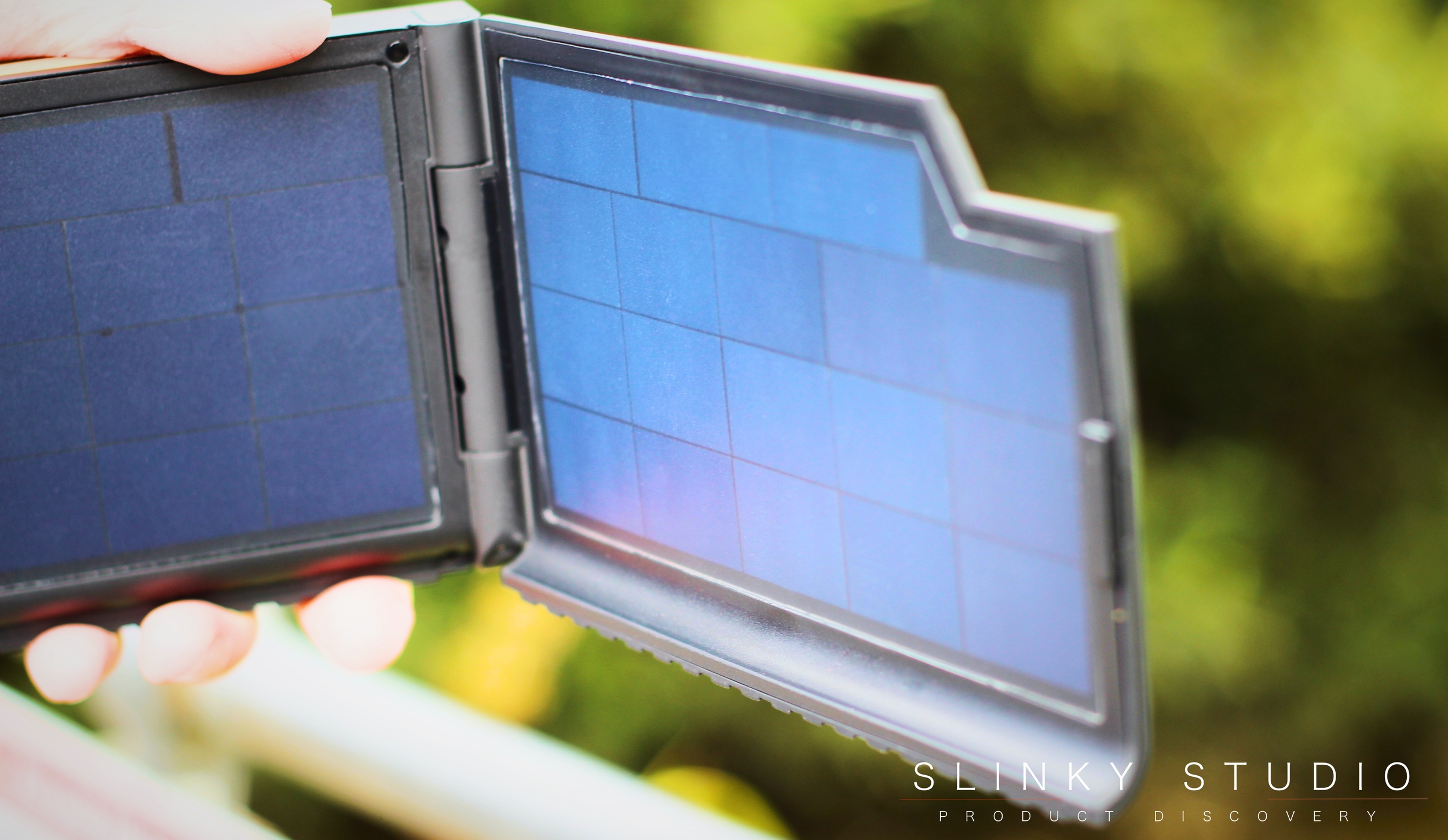Xtorm Evoke Solar Charger SunPower Panel Cells Close Up.jpg