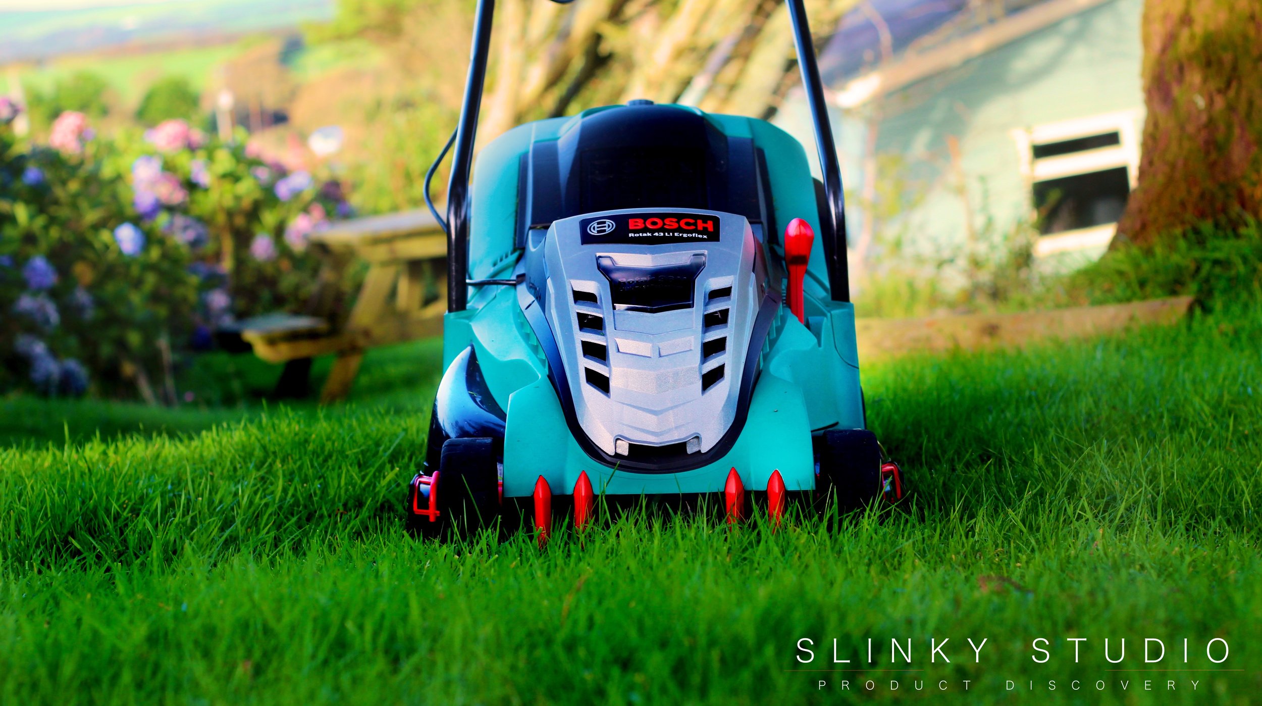 Bosch Rotak 43 LI Ergoflex Cordless Lawnmower Front View.jpg