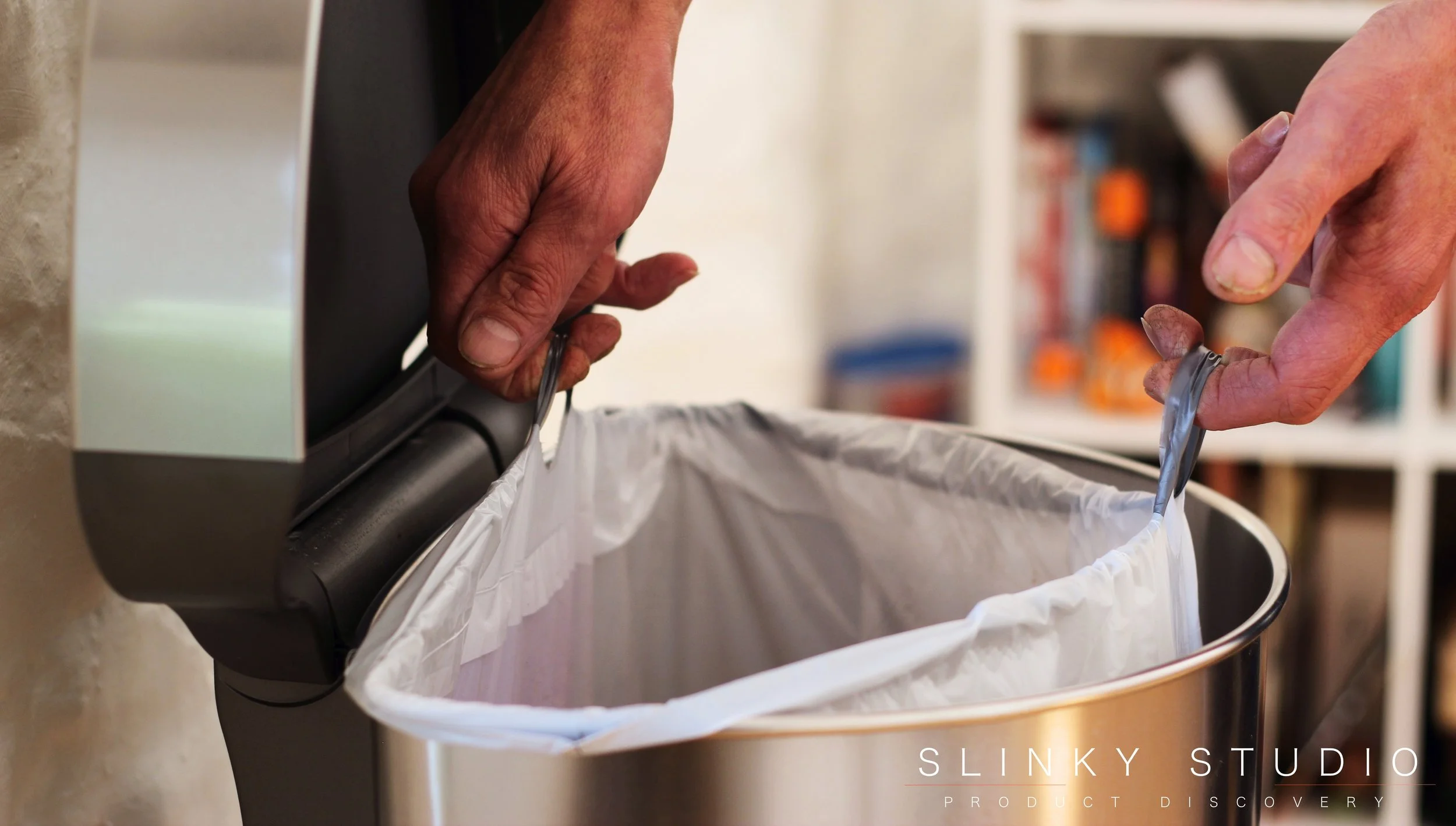 simplehuman 45 litre Semi-Round Sensor Bin Emptying.jpg