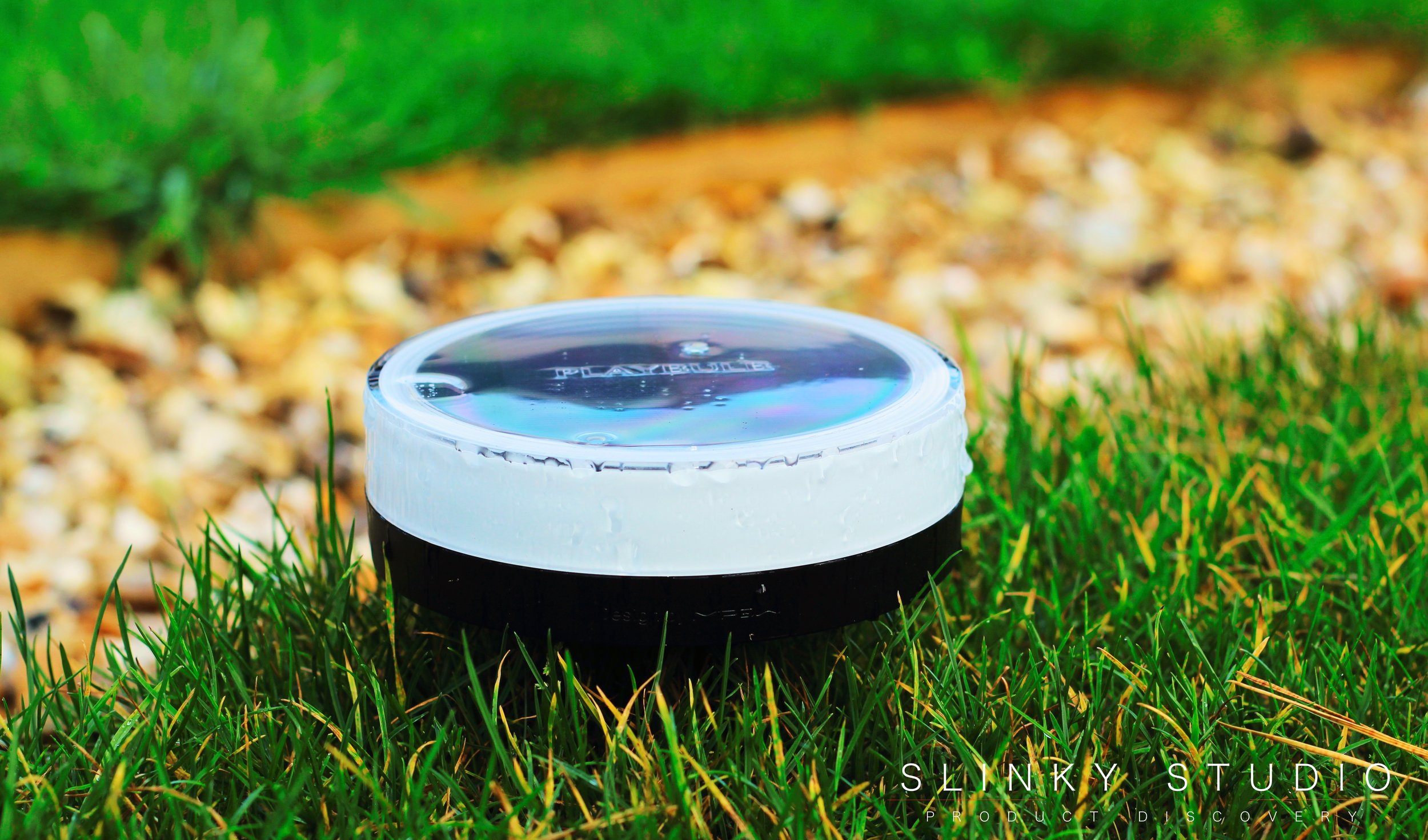 MiPow Playbulb Garden Lights Close Up in Grass.jpg