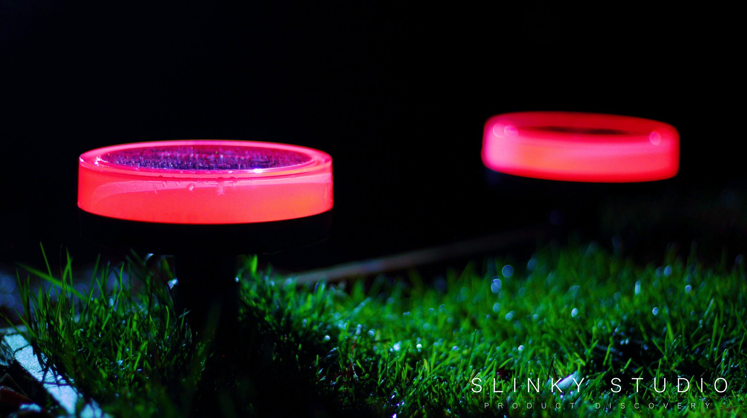 MiPow Playbulb Garden Light Juicy Red at Night.jpg