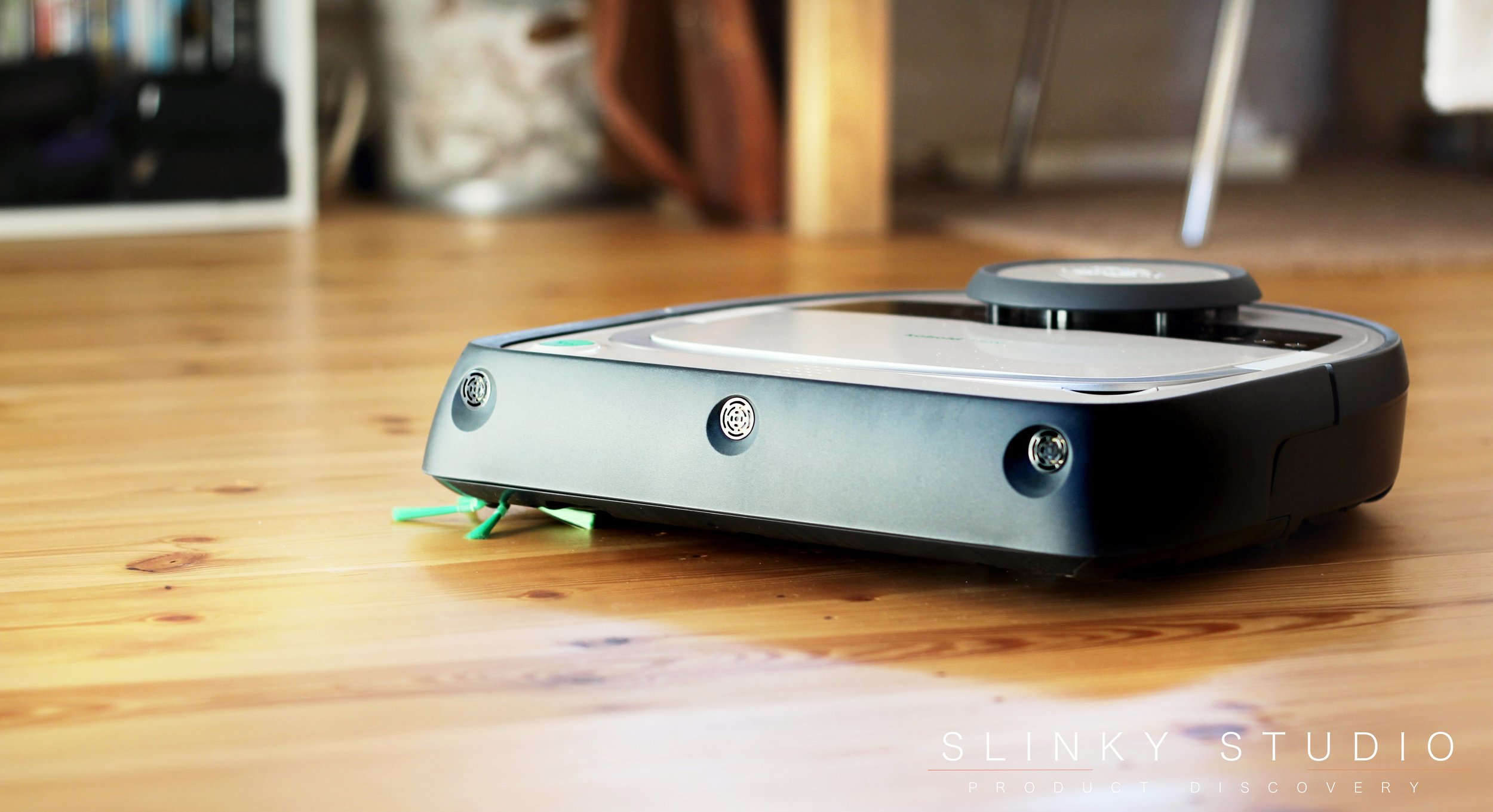 Vorwerk Kobold VR200 Robot Cleaner Front View.jpg