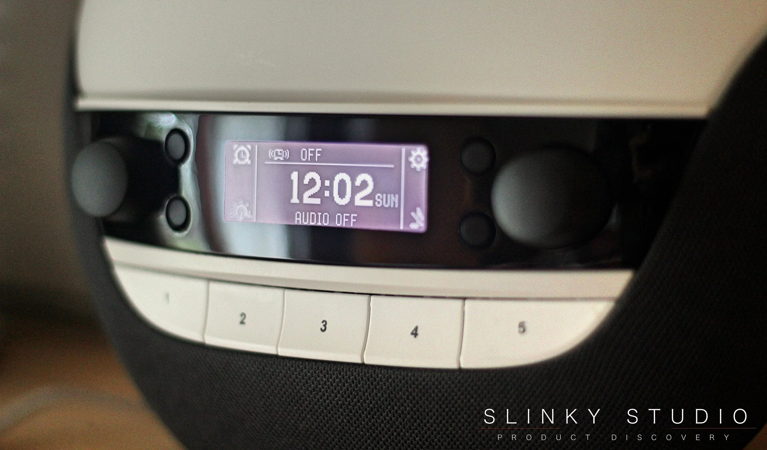 Lumie Bodyclock Luxe 750D Screen & Controls.jpg