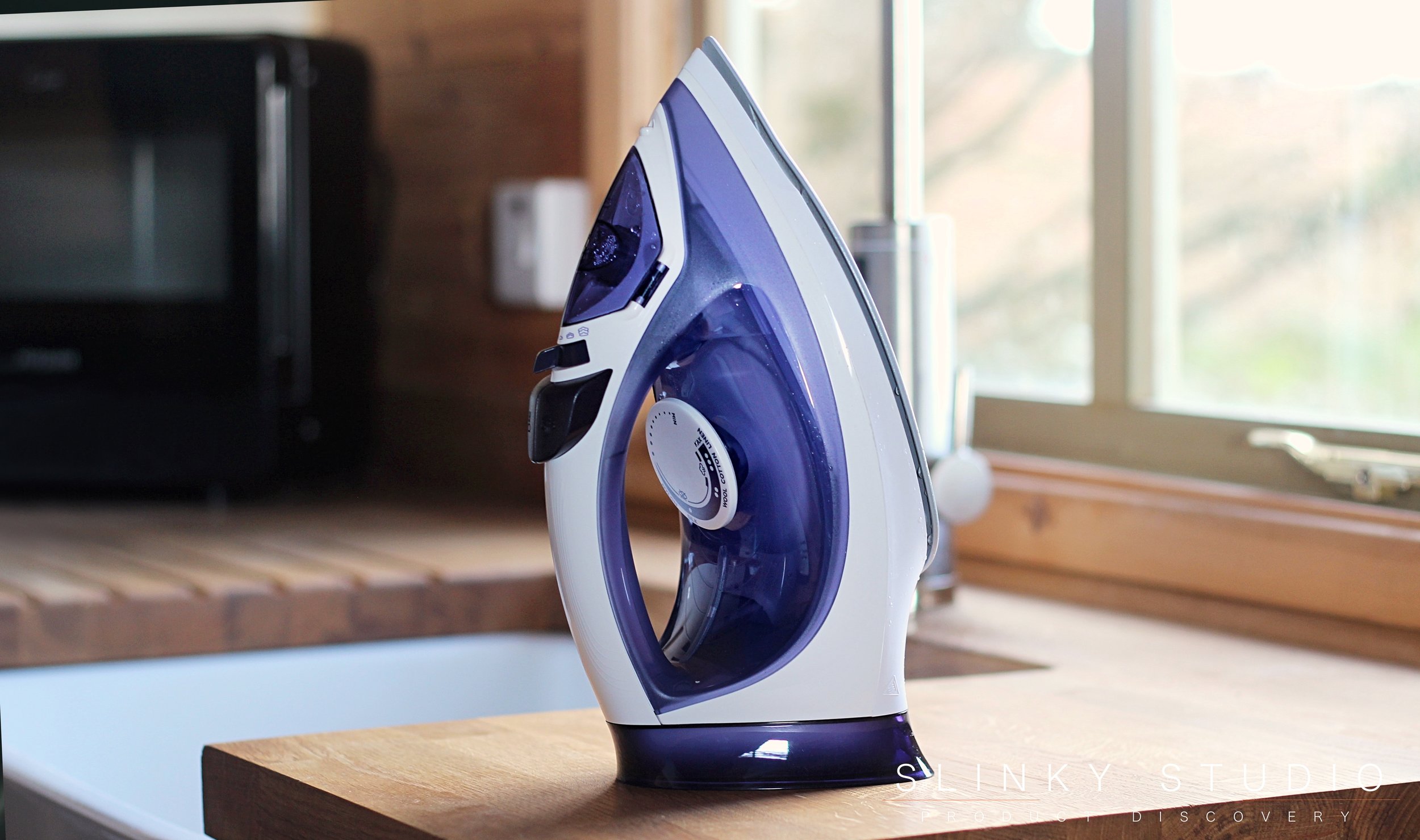 Philips+EasySpeed+Plus+Cordless+Iron+Side+View.jpg