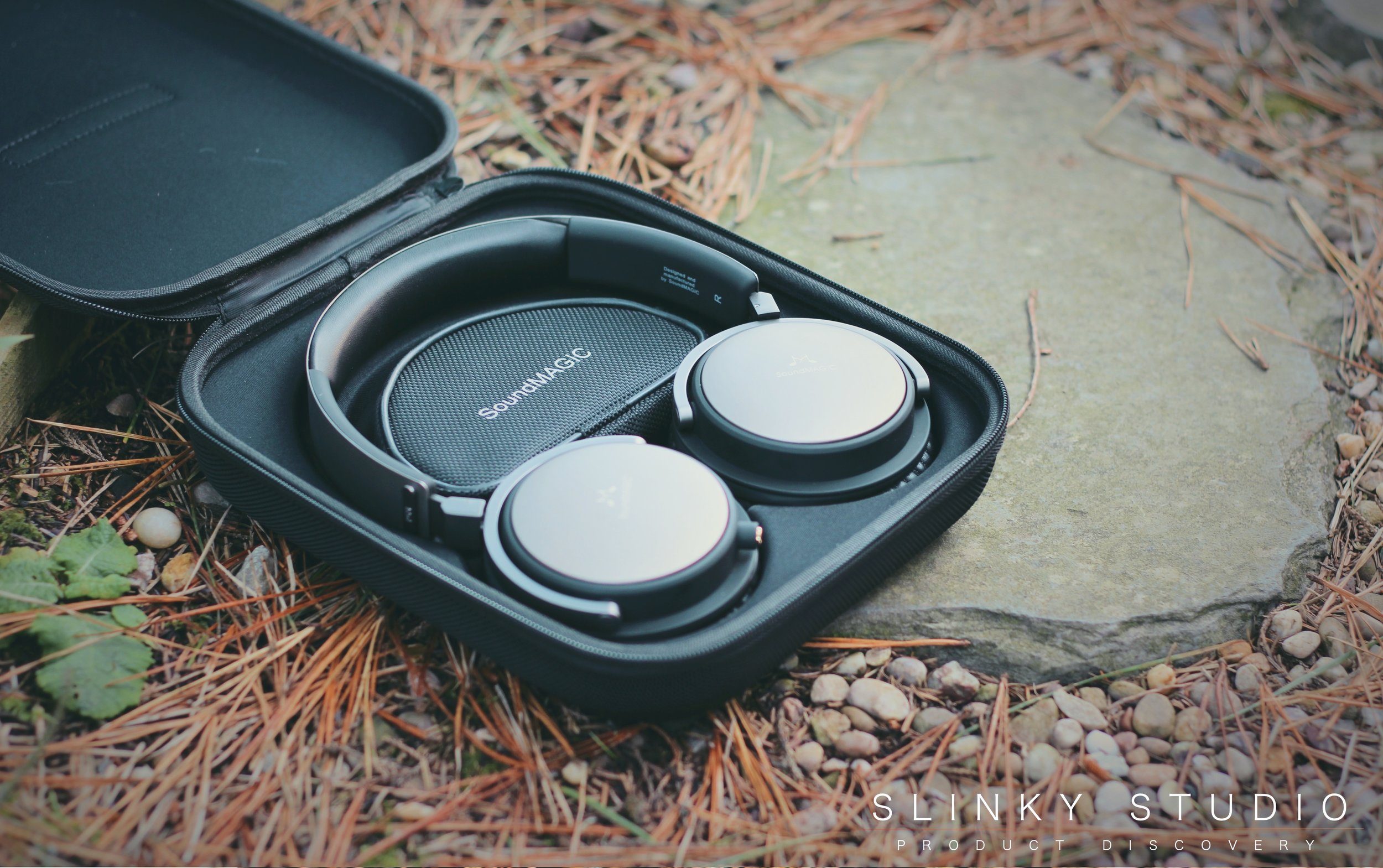 SoundMAGIC Vento P55 Headphones Case.jpg