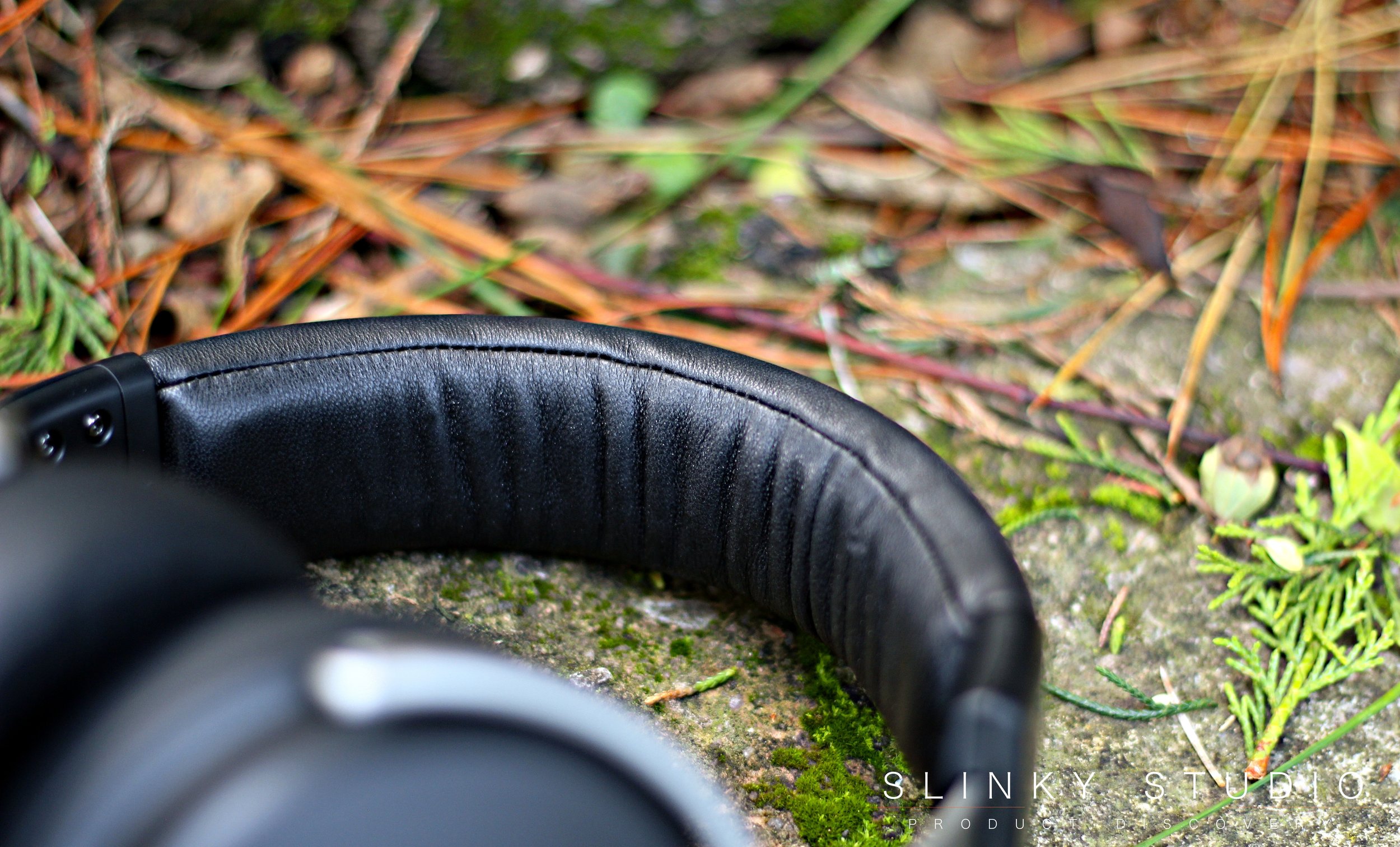 SoundMagic HP1000 Headphones Headband.jpg