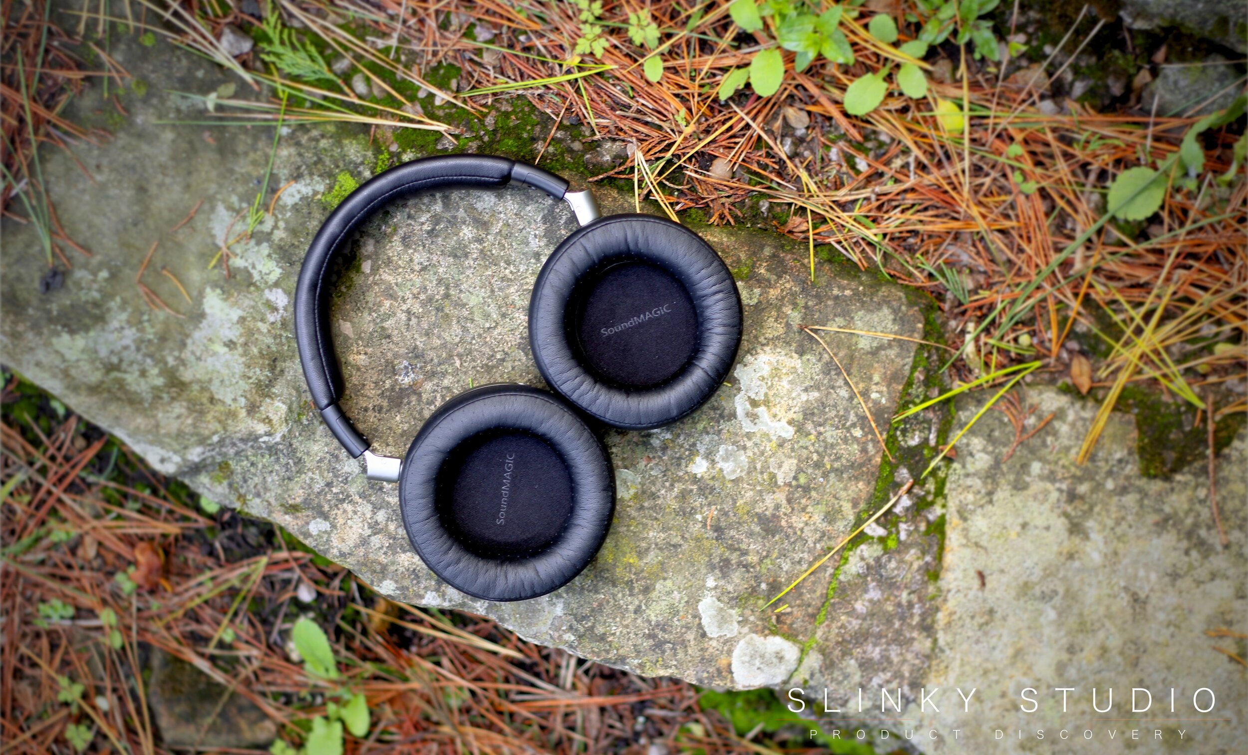 SoundMagic HP1000 Headphones Above View Ear Cups.jpg