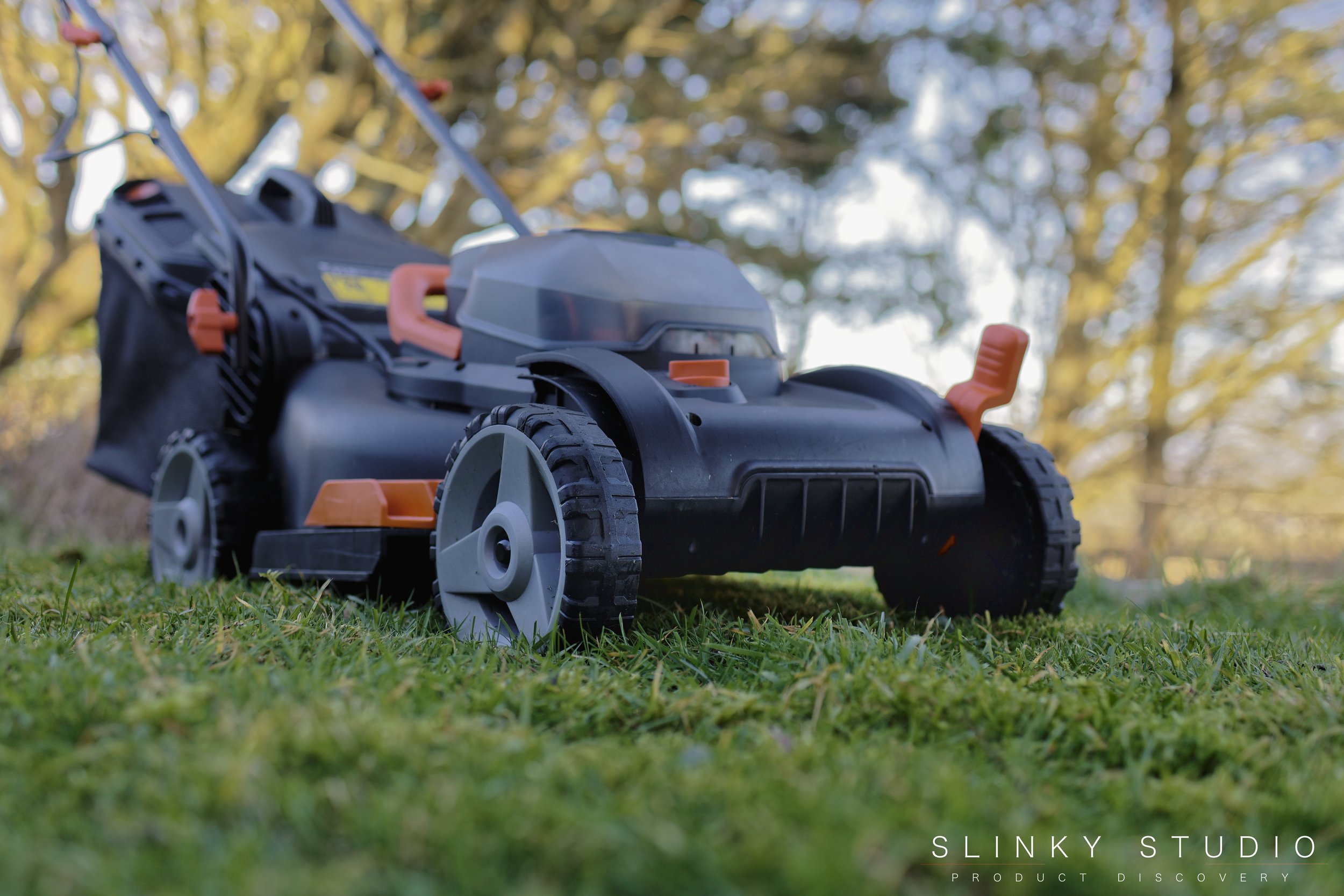 Worx WG743E.1 40V Cordless Lawnmower front view close up.jpg