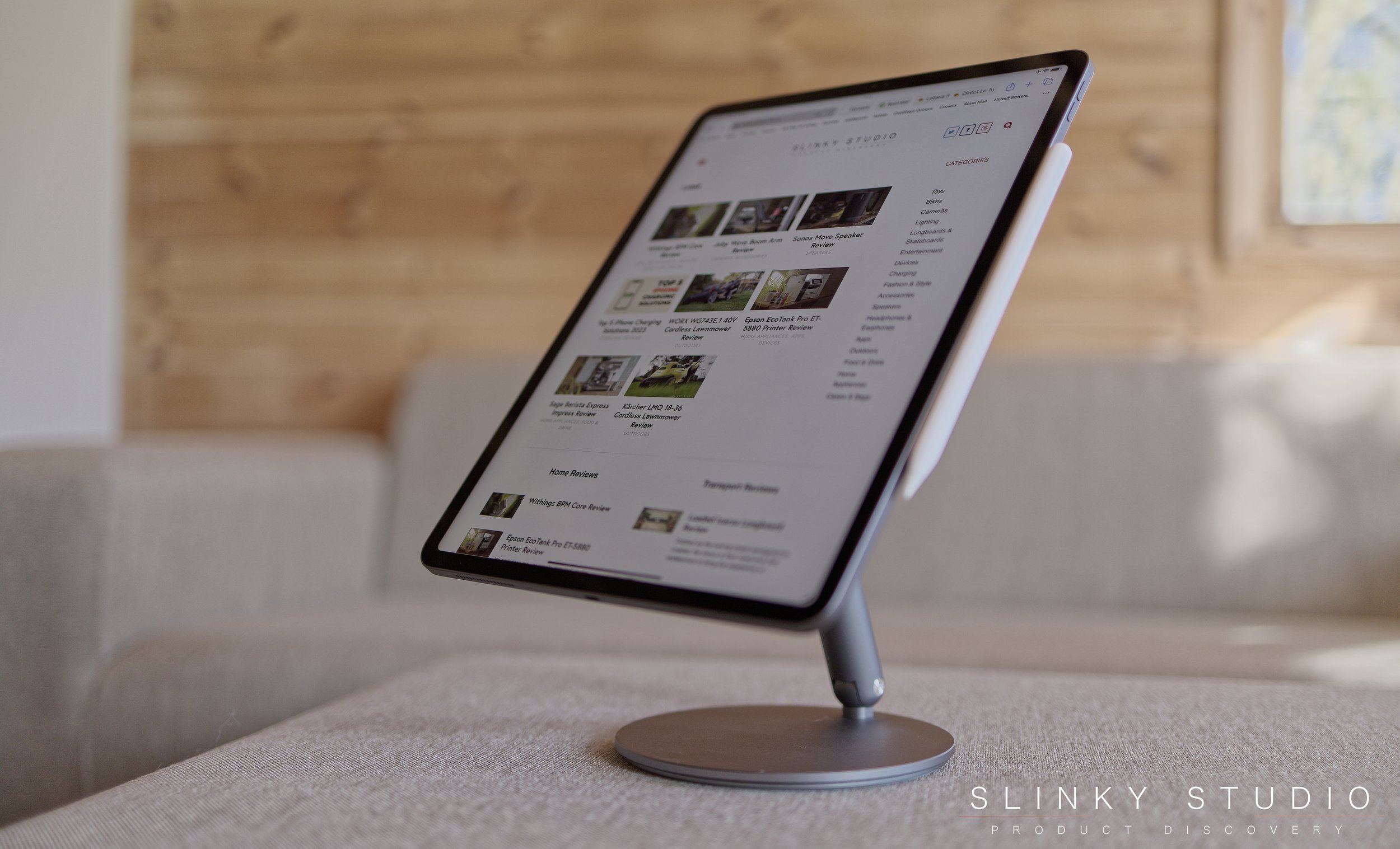 Benks Infinity Pro Magnetic Stand for iPad Pro 12.9%22 Portrait.jpg