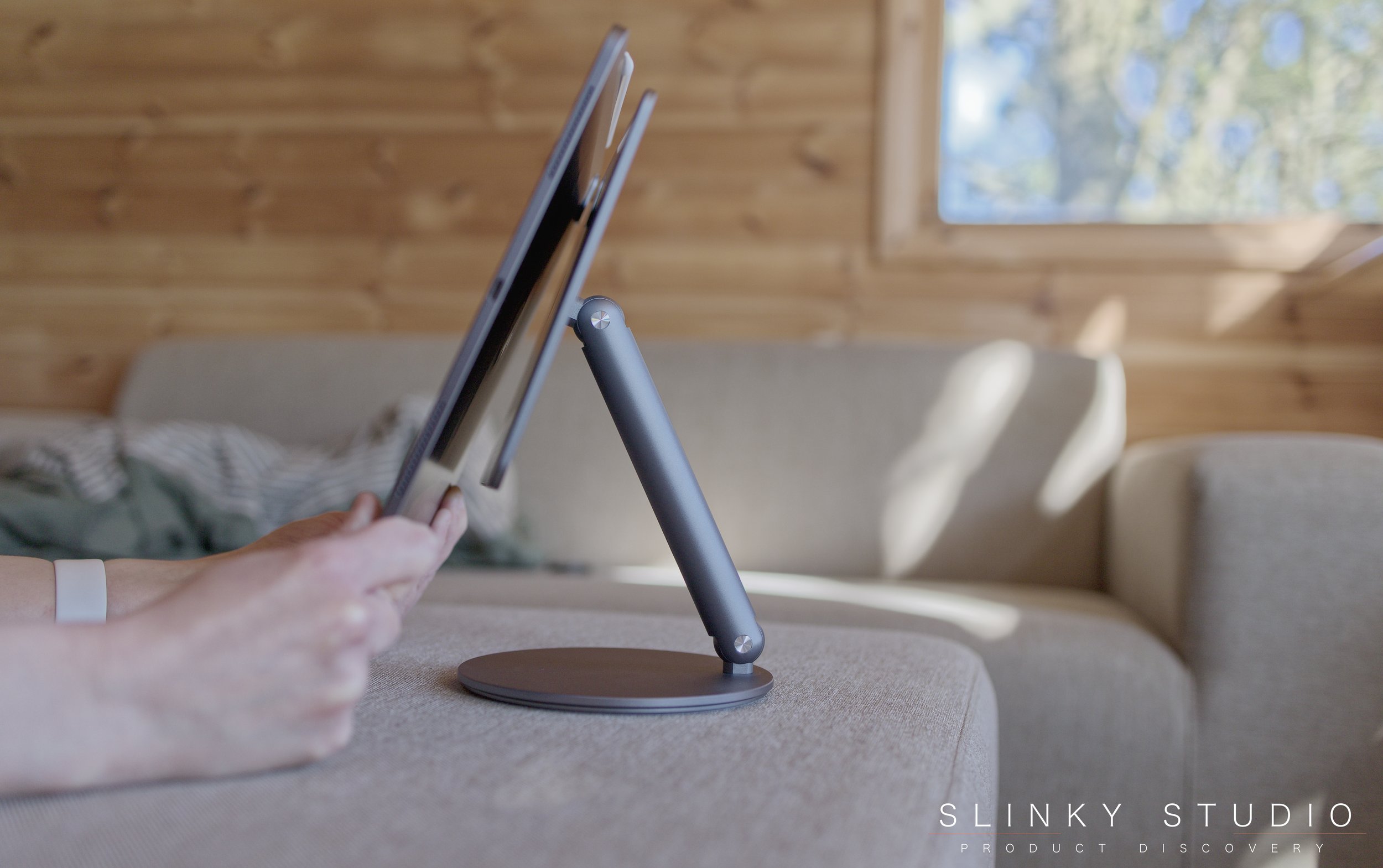Benks Infinity Pro Magnetic iPad Pro 12.9%22 Stand.jpg