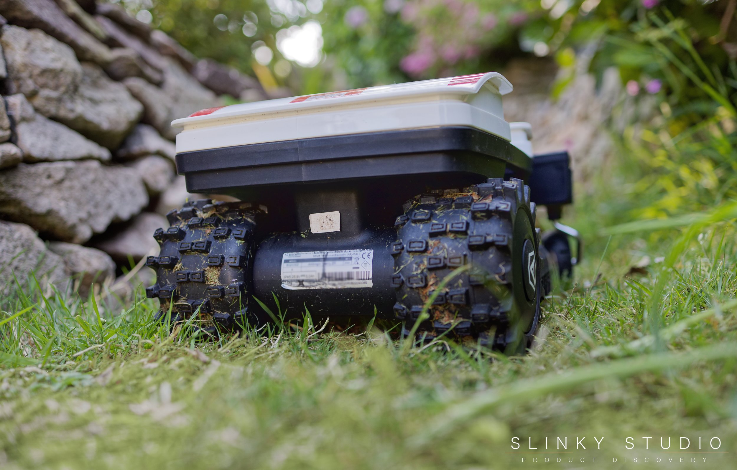 Ambrogio Twenty ZR Robot Lawnmower Chunky Rubber Tyres.jpg