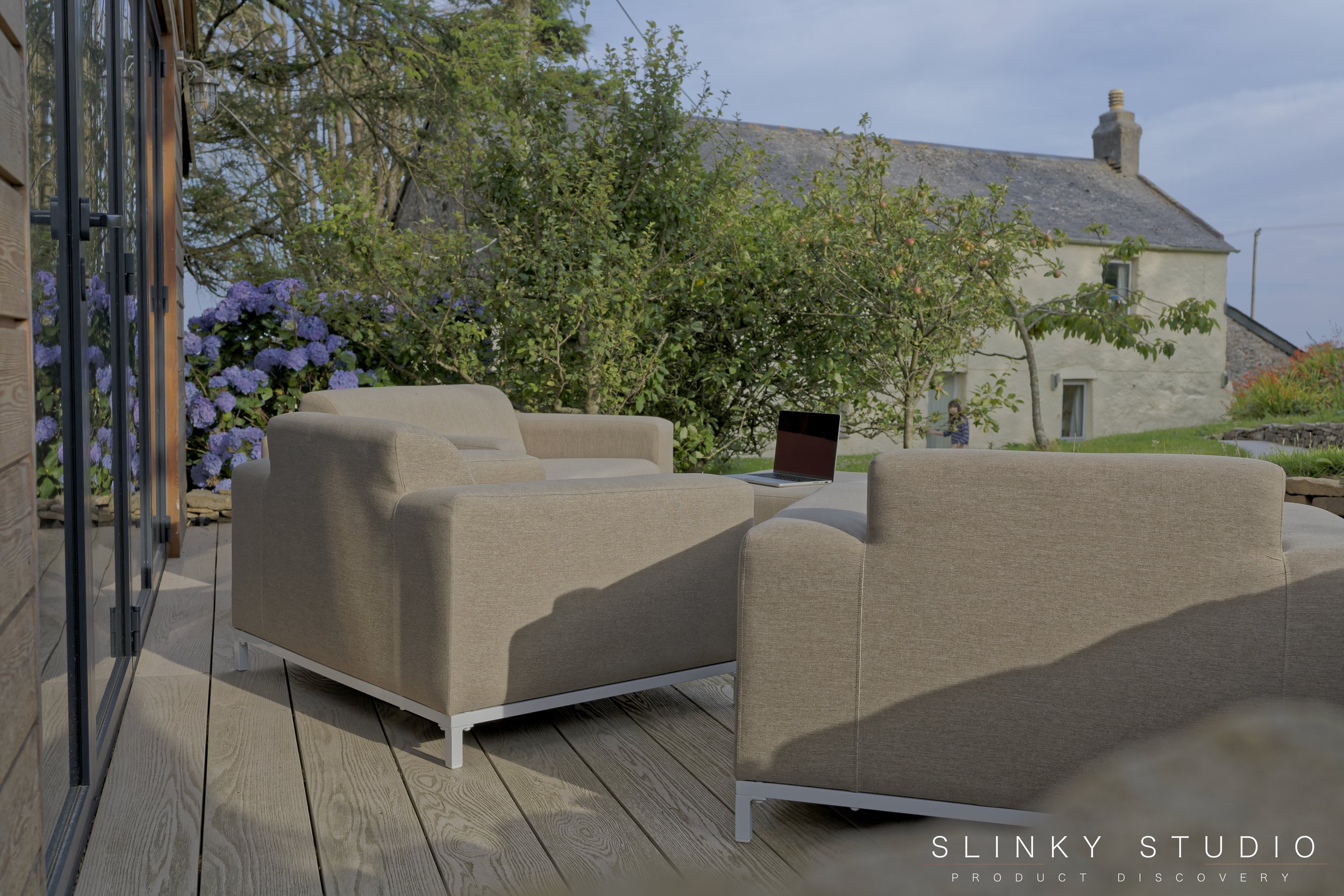 Beliani ROVIGO Sofa Set Outdoors.jpg