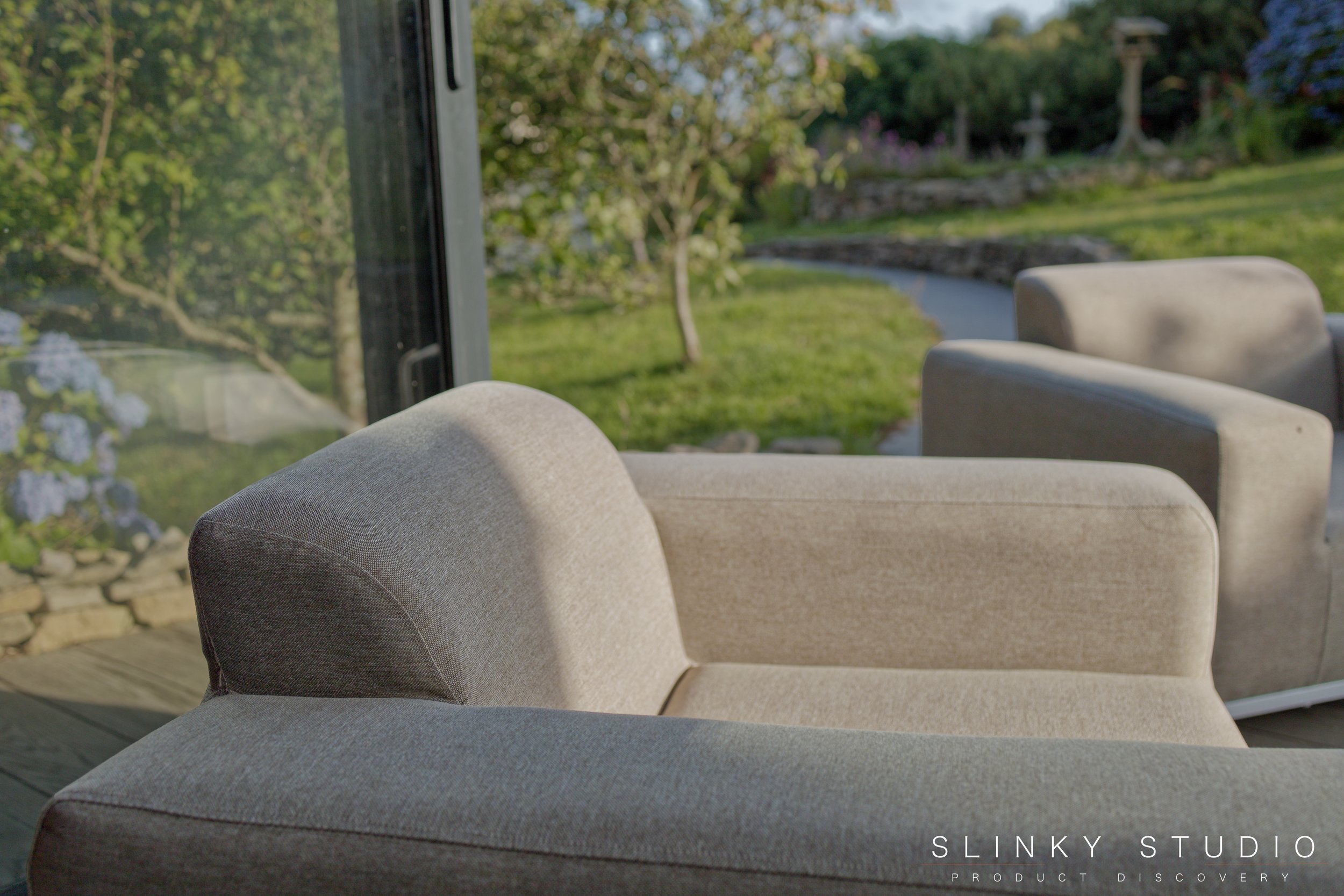 Beliani ROVIGO Sofa Set Outdoors Side on.jpg