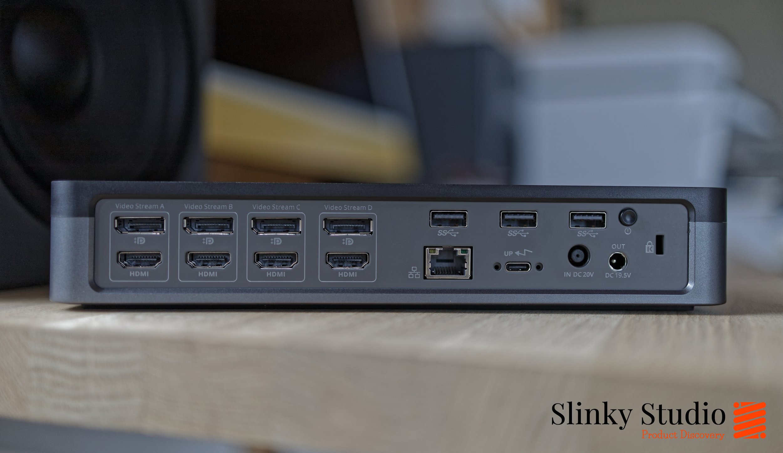 Targus DOCK570 Quad 4K QV4K Docking Station Ports Close Up.jpg